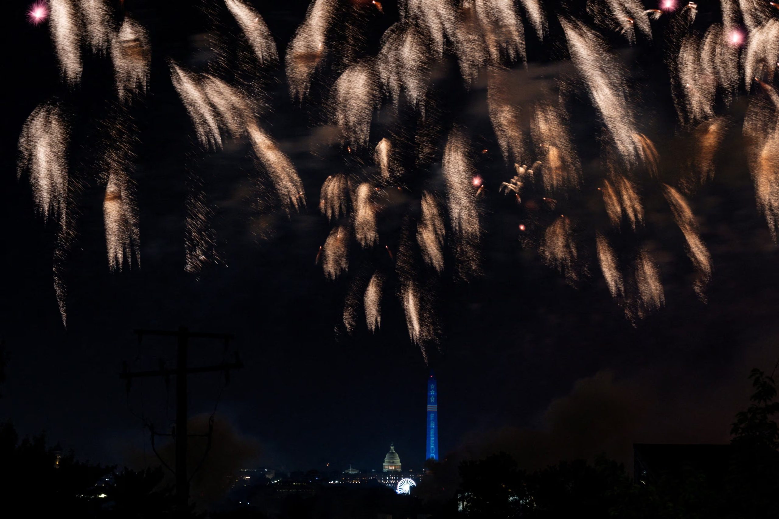 Explotan fuegos artificiales durante el evento
