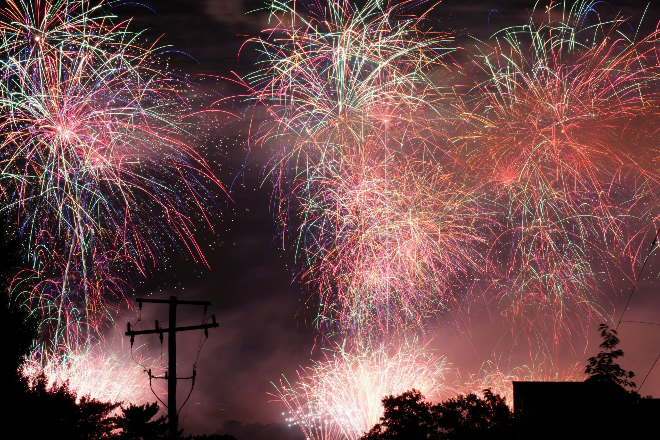 Explotan fuegos artificiales durante el evento