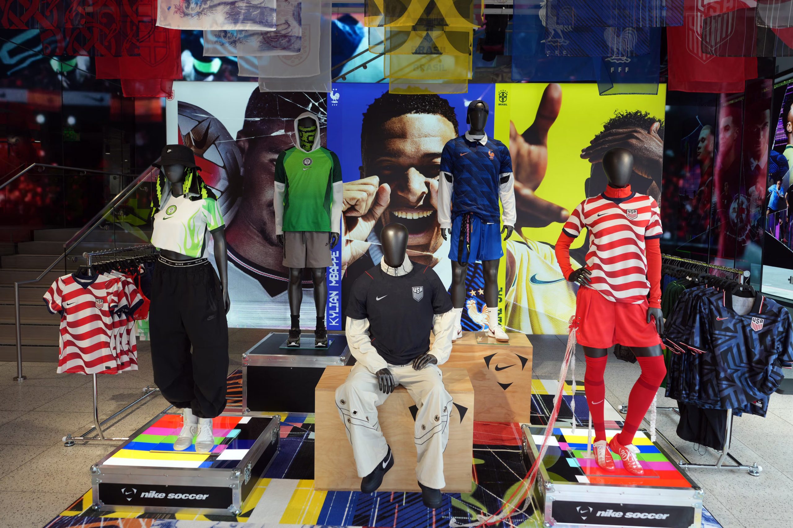 La reorientación hacia una estrategia basada en el deporte y la reconstrucción de alianzas con minoristas permitieron a Nike comenzar a revertir la caída (Imagn Images)