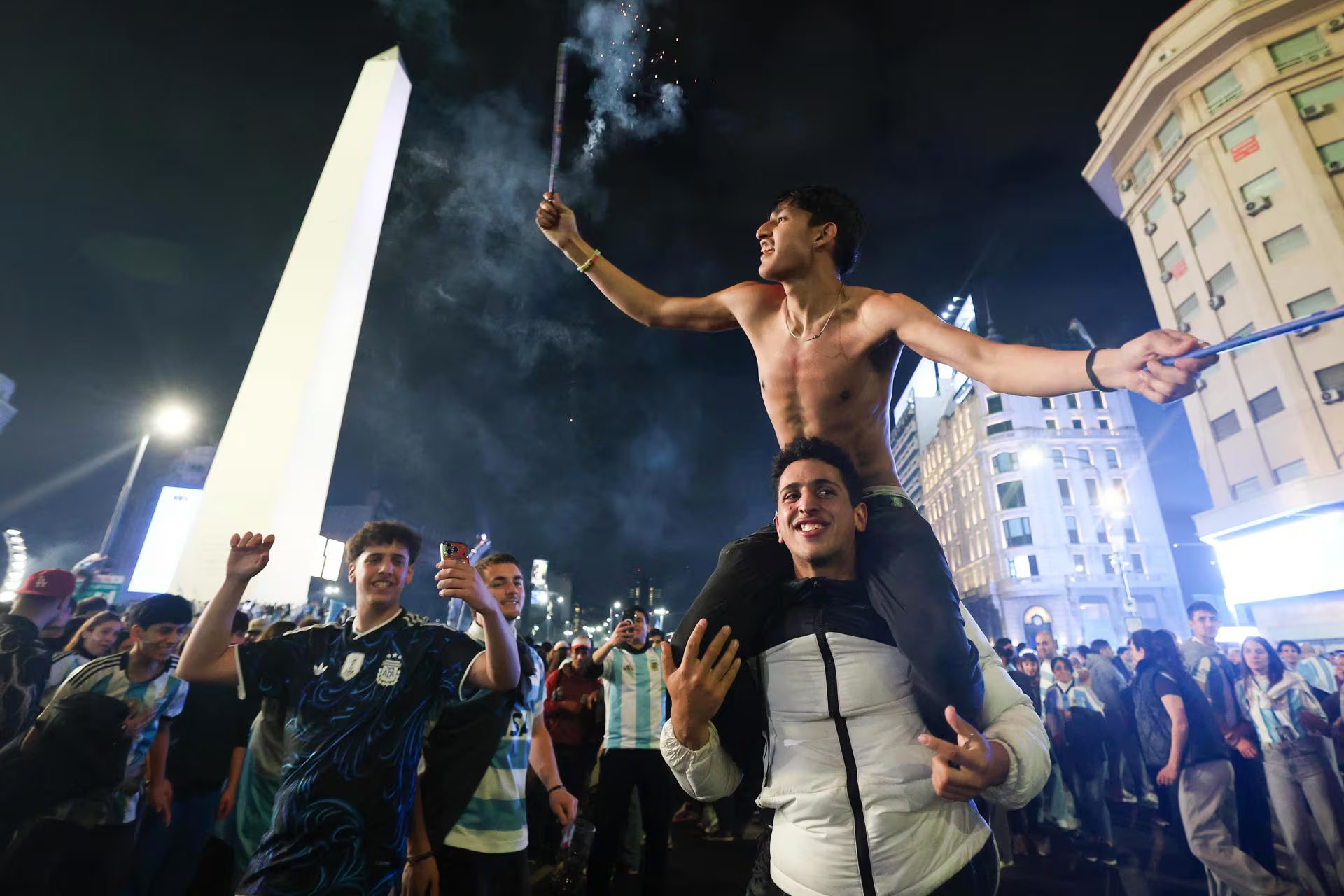 Enzo Fernández y Lautaro Martínez marcaron los goles de Argentina, ambos con asistencias de Lionel Messi (EFE)