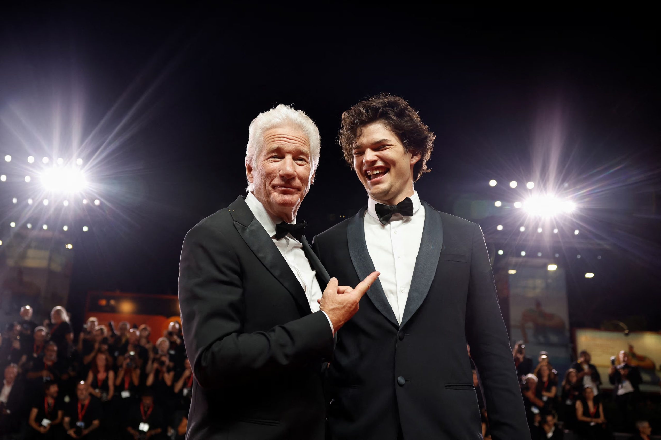 Homer, el hijo mayor de Richard Gere, siguió los pasos de su padre en la actuación y ya tiene proyectos en camino (REUTERS/Louisa Gouliamaki)