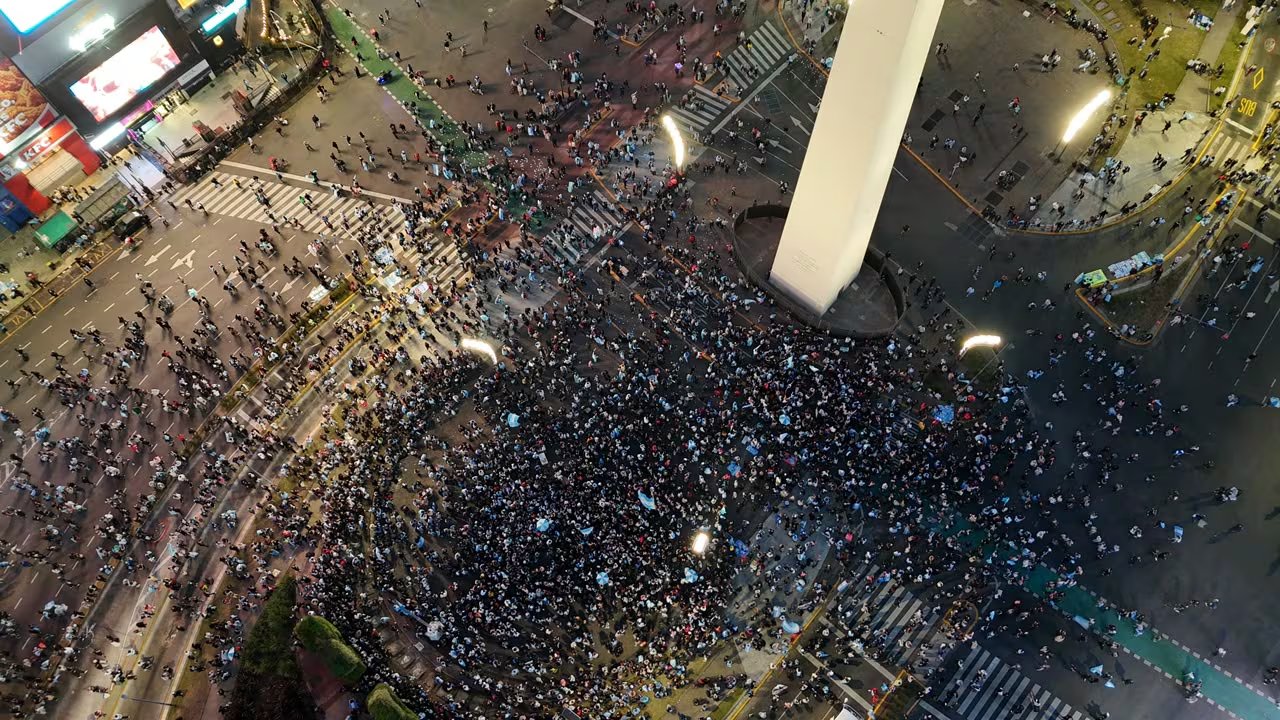 El Obelisco se transformó en el epicentro de la celebración