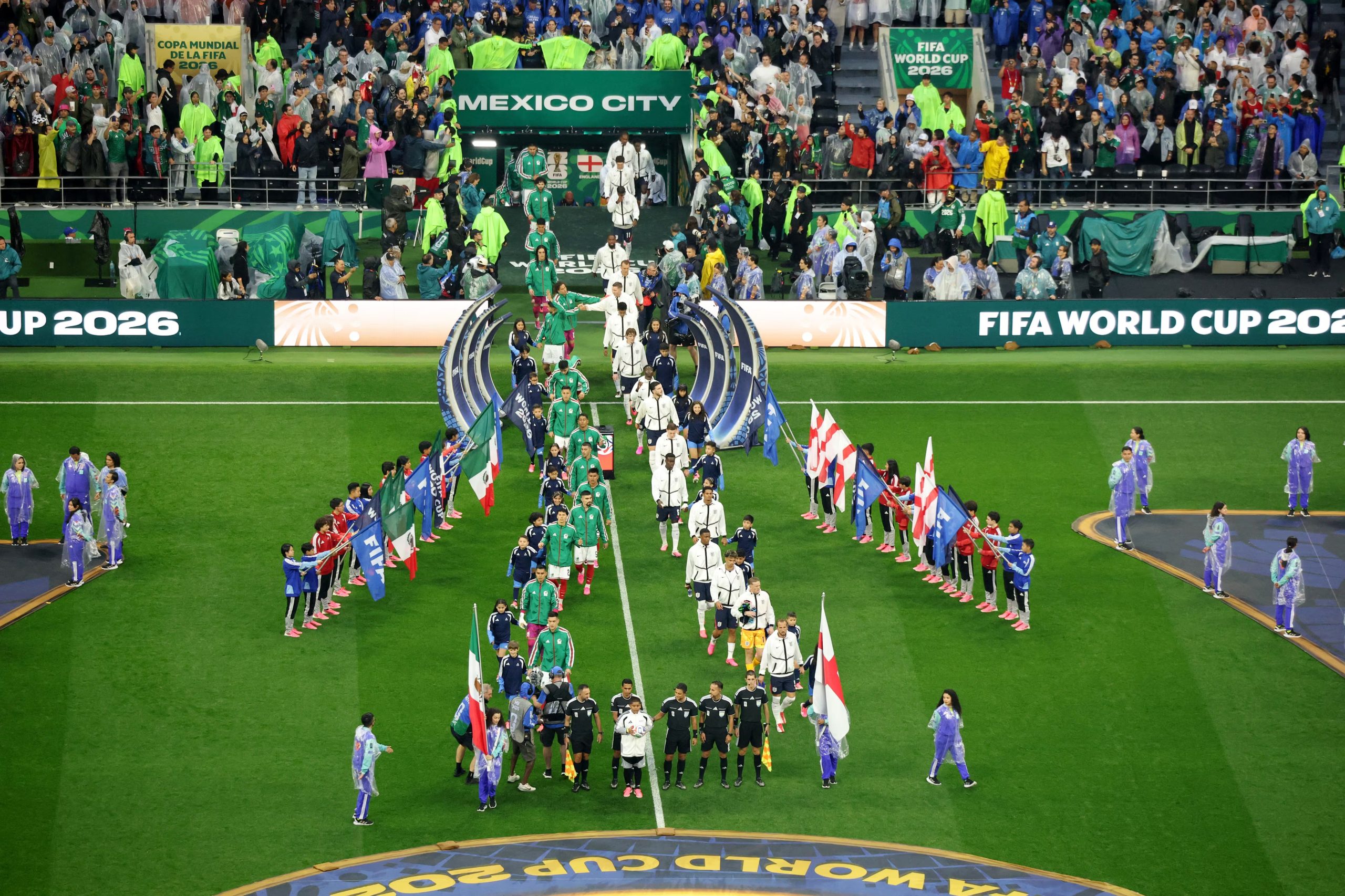 Soccer Football - FIFA World Cup 2026 - Round of 16 - Mexico v England - Estadio Azteca, Mexico City, Mexico - July 5, 2026 The teams walk out before the match REUTERS/Henry Romero