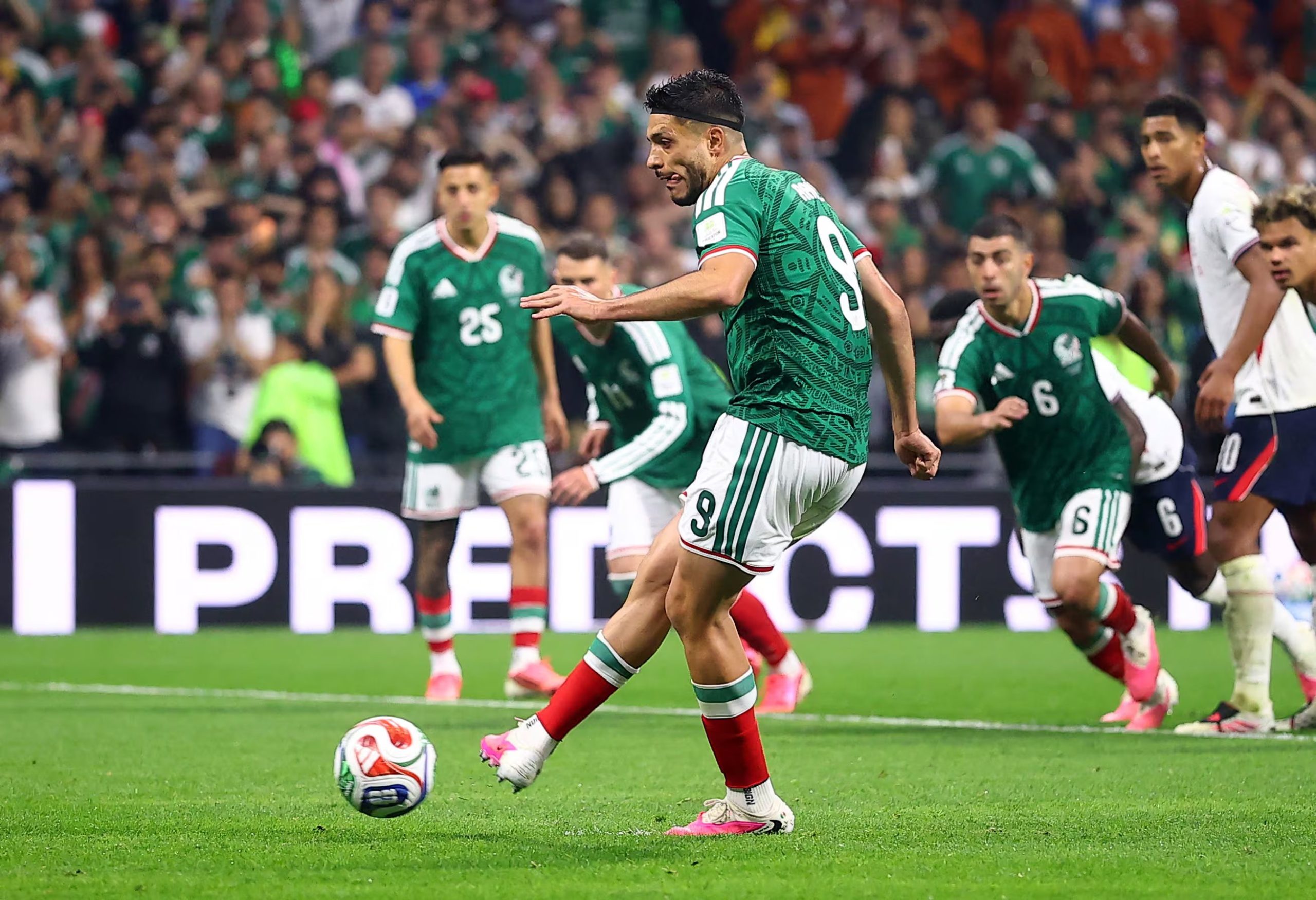 Soccer Football - FIFA World Cup 2026 - Round of 16 - Mexico v England - Estadio Azteca, Mexico City, Mexico - July 5, 2026 Mexico's Raul Jimenez scores their second goal from the penalty spot REUTERS/Eloisa Sanchez