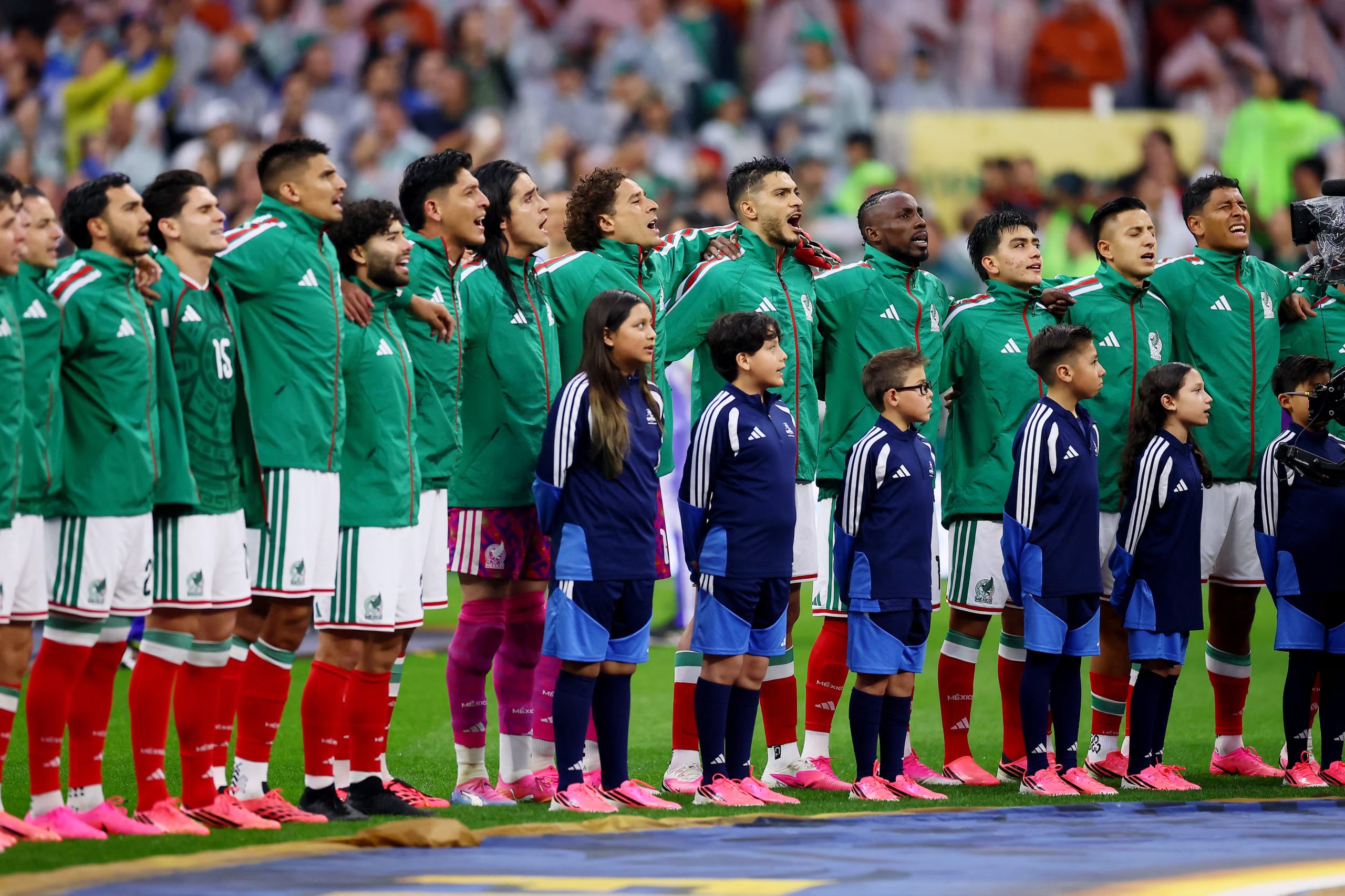 Soccer Football - FIFA World Cup 2026 - Round of 16 - Mexico v England - Estadio Azteca, Mexico City, Mexico - July 5, 2026 Mexico players line up during the national anthems before the match REUTERS/Eloisa Sanchez