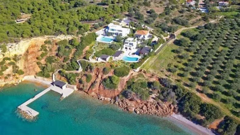 Vista aérea de la villa de vacaciones de los reyes holandeses en Grecia, ubicada en la zona de Doroufi. (Pinterest)