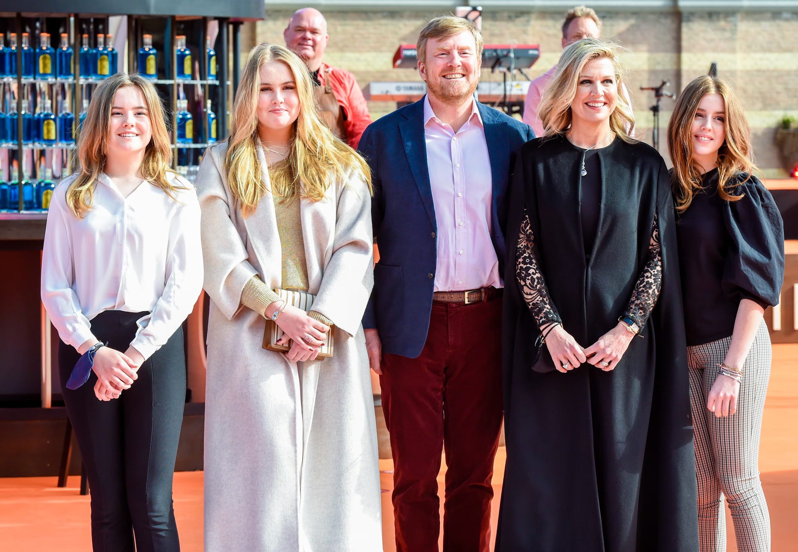 Los reyes de Holanda y sus tres hijas en una imagen de archvo. Dutch Press/The Grosby Group