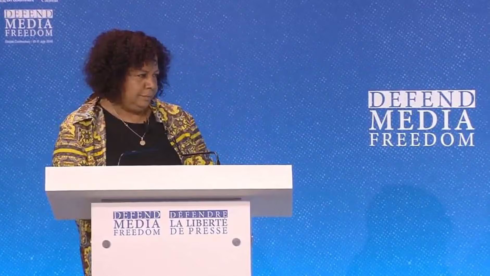 Luz Mely Reyes recibió la medalla del Premio María Moors Cabot por su cobertura del chavismo, la migración venezolana y las restricciones a la libertad de expresión en Venezuela.
