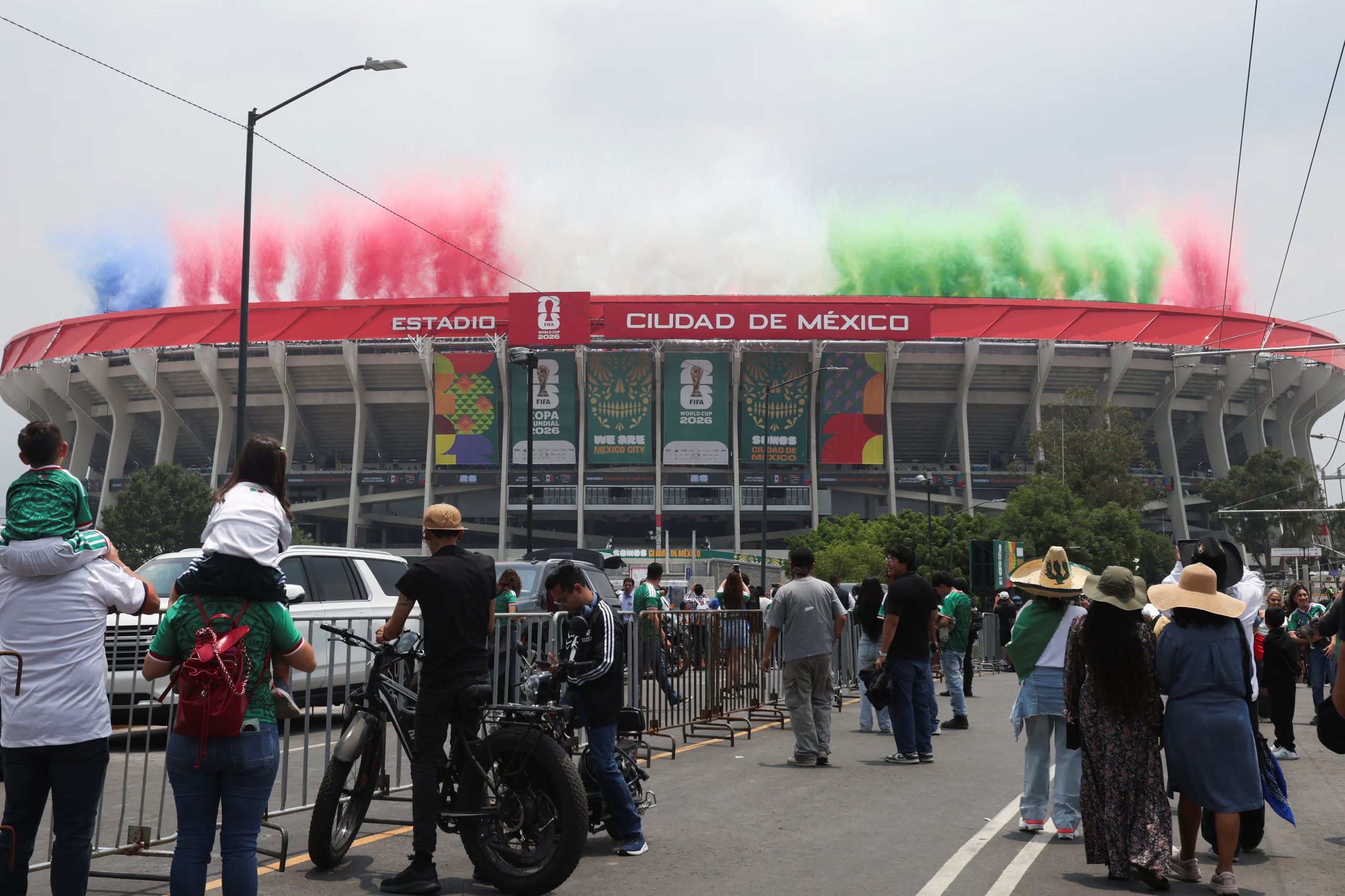 México presume 69 triunfos, 17 empates y dos derrotas oficiales en el Estadio Azteca, donde ningún equipo europeo lo ha vencido. REUTERS/Quetzalli Nicte-Ha