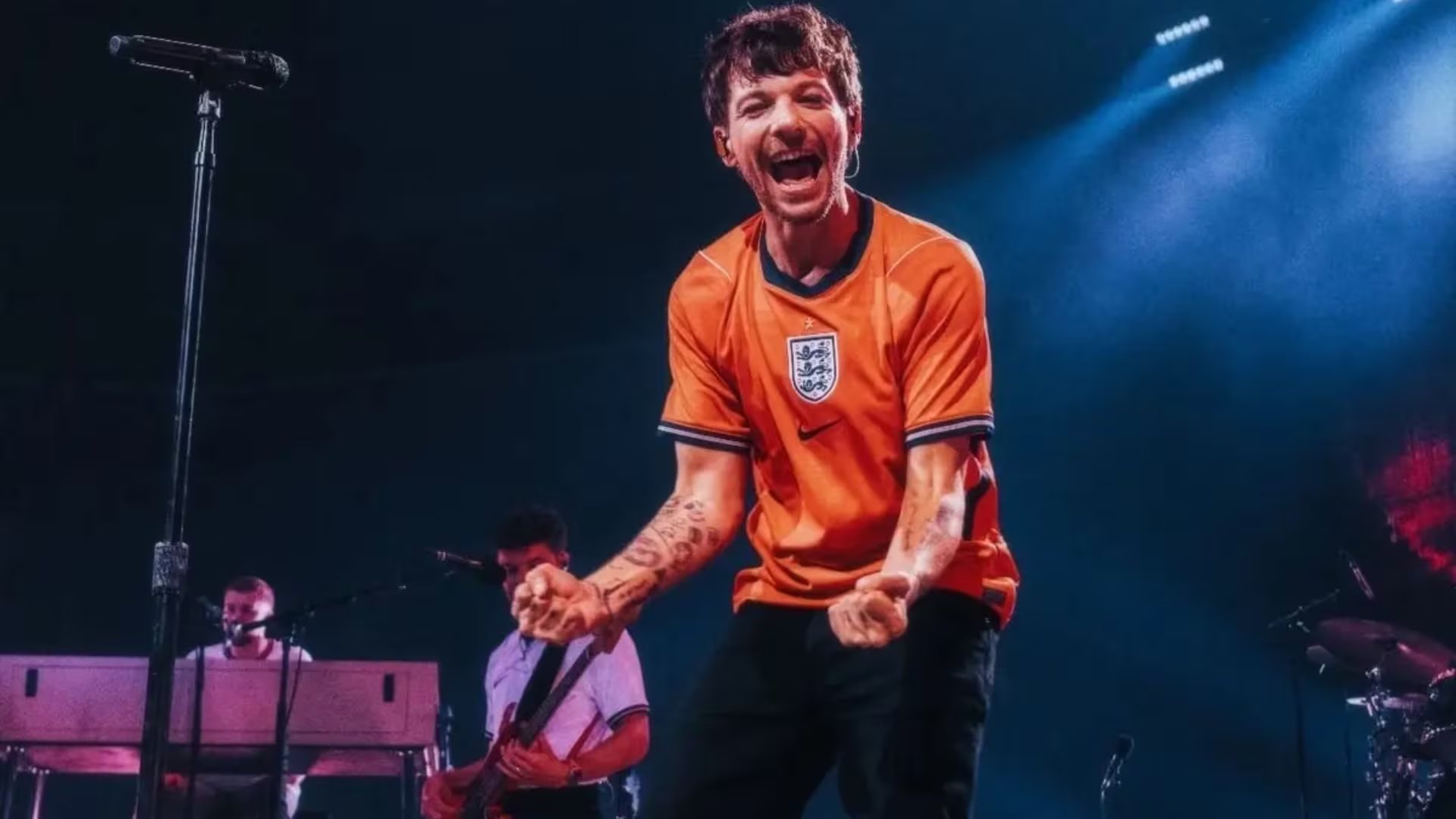 El irrespetuoso gesto de Louis Tomlinson contra la Selección Mexicana: piden sabotear su concierto en CDMX
(RS)