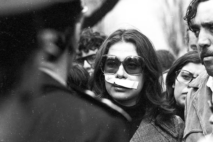 Elena Villagra, la mujer de Ortega Peña, con la herida en el labio