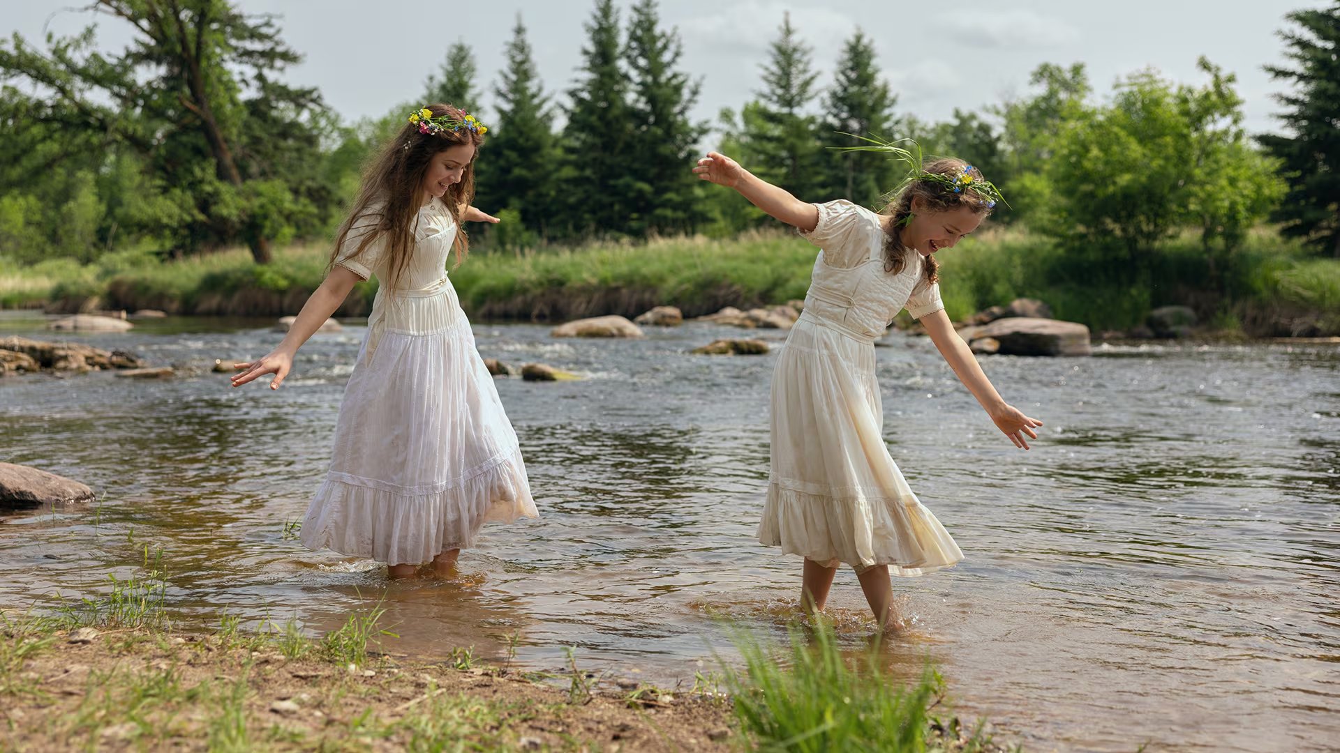Los personahes de Mary y Laura Ingalls en