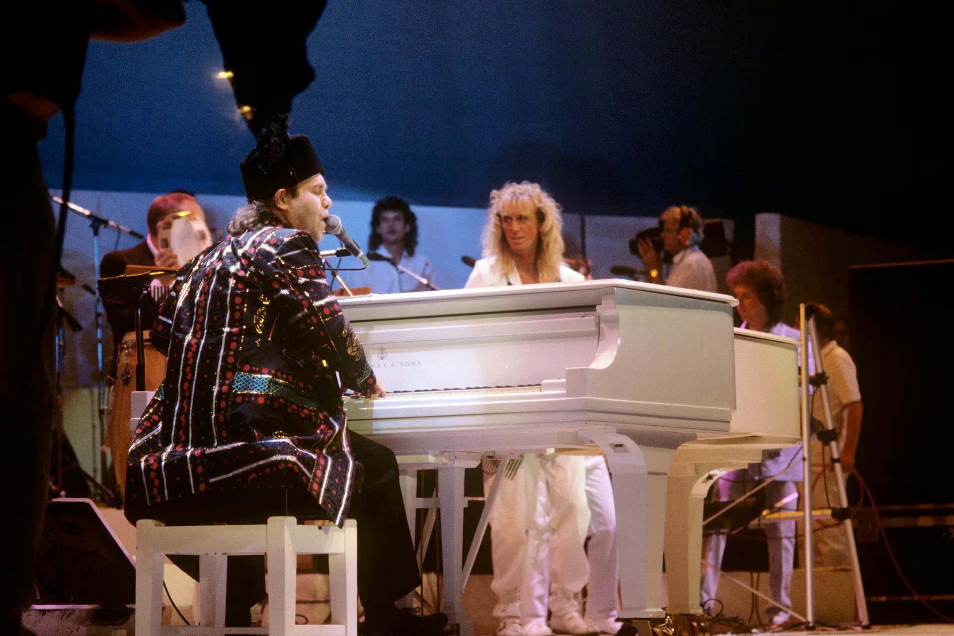 Elton John durante su presentación en el Live Aid, el 13 de julio de 1985.