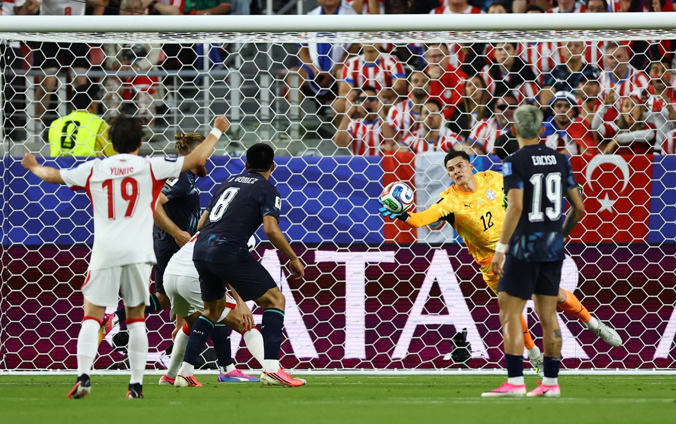 El arquero fue destacado por la FIFA como el mejor de la fase de grupos (REUTERS/Luisa Gonzalez)