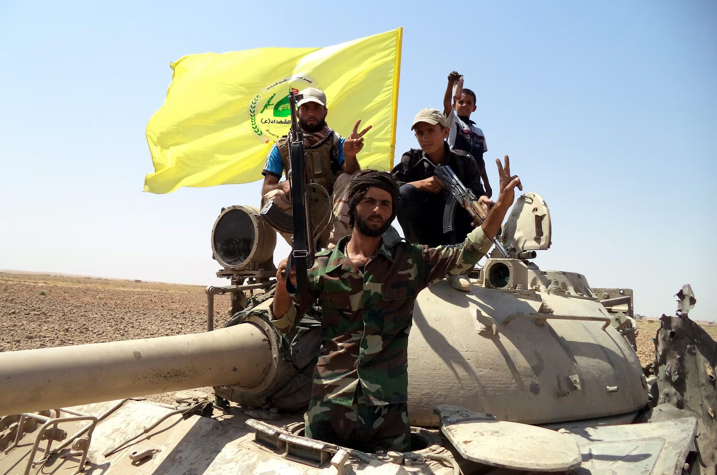Imagen de archivo de milicianos del grupo terrorista Hezbollah (EFE/ALI MOHAMMED)
