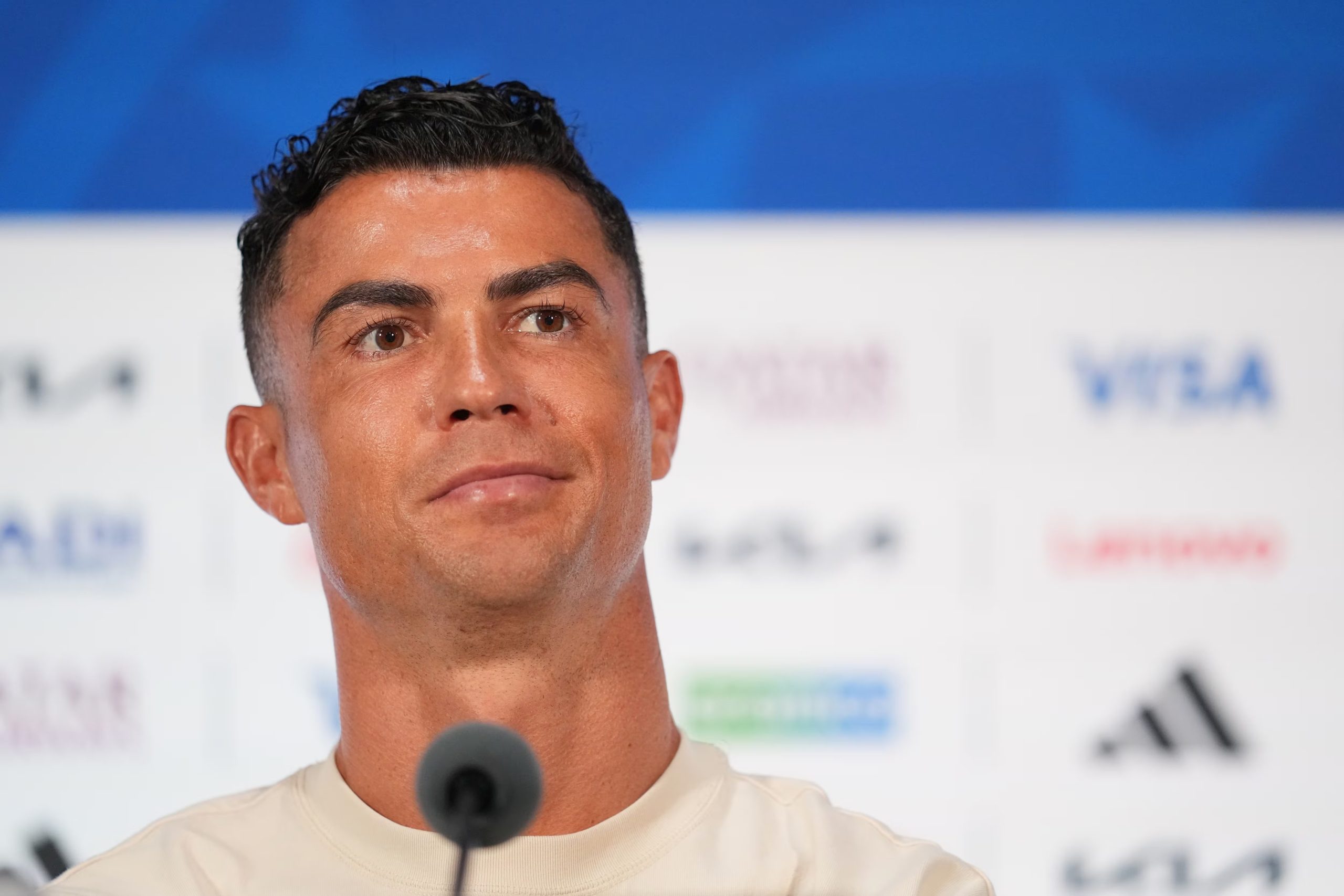 Cristiano Ronaldo en rueda de prensa antes del partido ante España. (AP Foto/Julio Cortez)