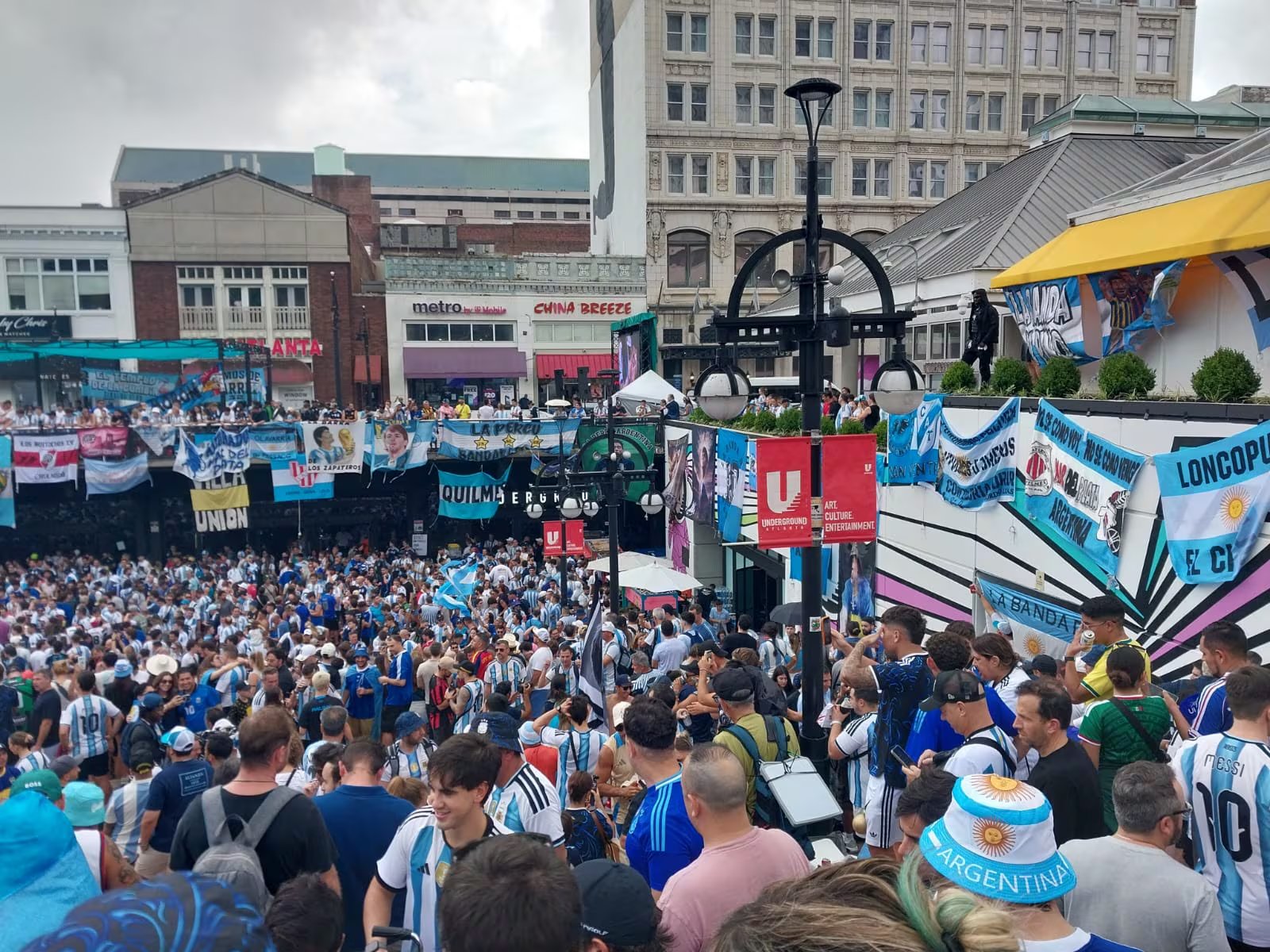La multitud en Atlanta