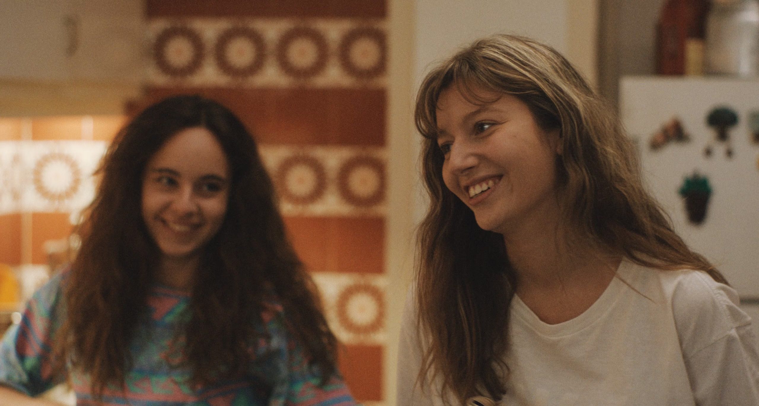 Maite Lanata y Margarita Páez interpretan a Cecilia y Adriana, las hijas del matrimonio.(Prime Video)