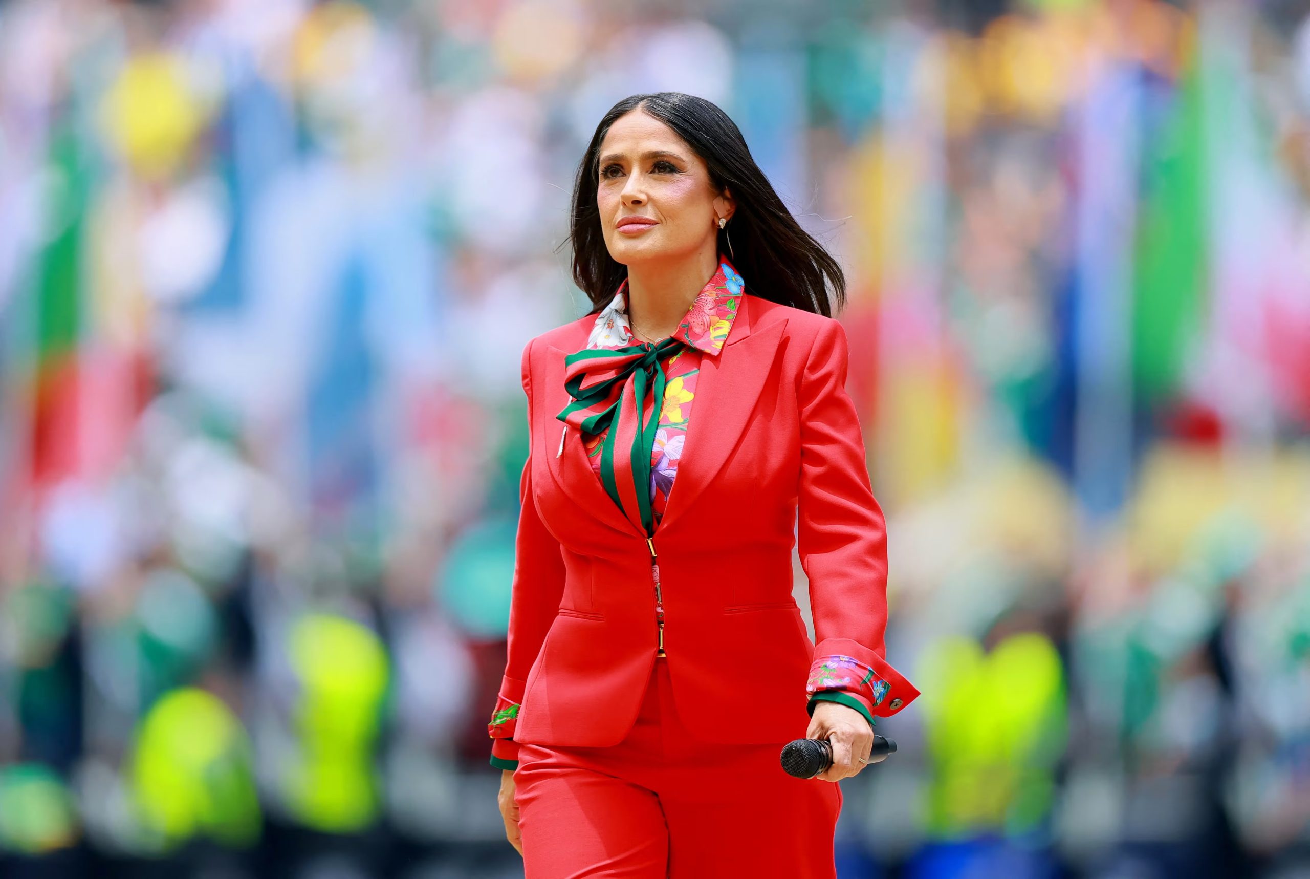 Fútbol Fútbol - Copa Mundial de la FIFA 2026 - Grupo A - México vs Sudáfrica - Estadio Azteca, Ciudad de México, México - 11 de junio de 2026 La actriz y Embajadora de la Copa Mundial de la FIFA 2026 Salma Hayek Pinault antes del partido REUTERS/Eloisa Sanchez