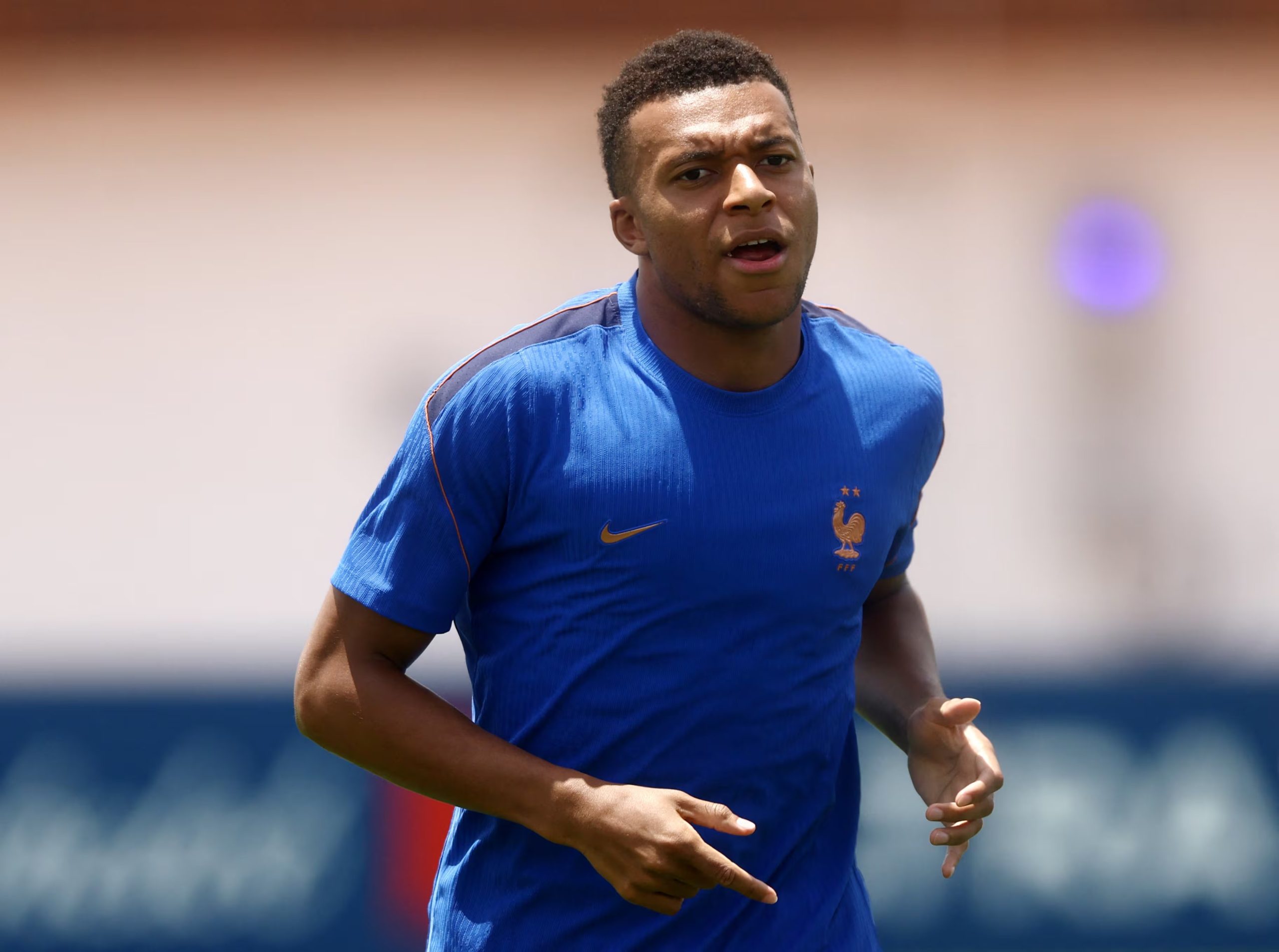 Fútbol - Copa Mundial de la FIFA 2026 - Entrenamiento de Francia - Universidad Metodista del Sur, Dallas, Texas, EE. UU. - 13 de julio de 2026. Kylian Mbappé de Francia durante el entrenamiento. REUTERS/Lee Smith