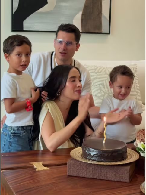 La celebración se tornó aún más especial cuando, Pipe Bueno publicó un video familiar protagonizado por sus dos hijos - crédito @luisafernandaw / IG