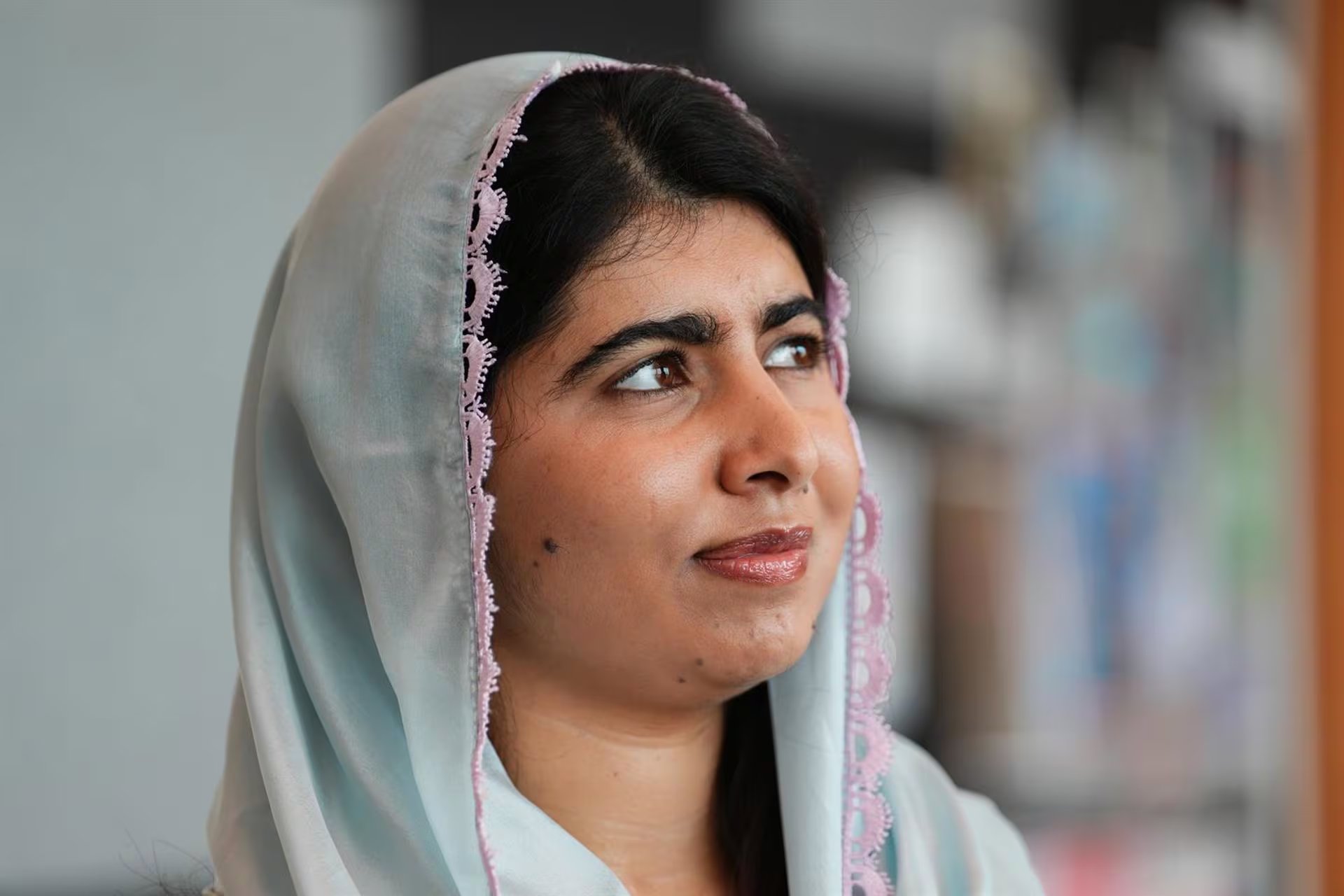 Con solo 17 años, Malala recibió el Premio Nobel de la Paz en 2014, un hito que consagró su lucha contra la opresión infantil y por el derecho universal a la educación (Sean Kilpatrick / Canadian Press / DPA)