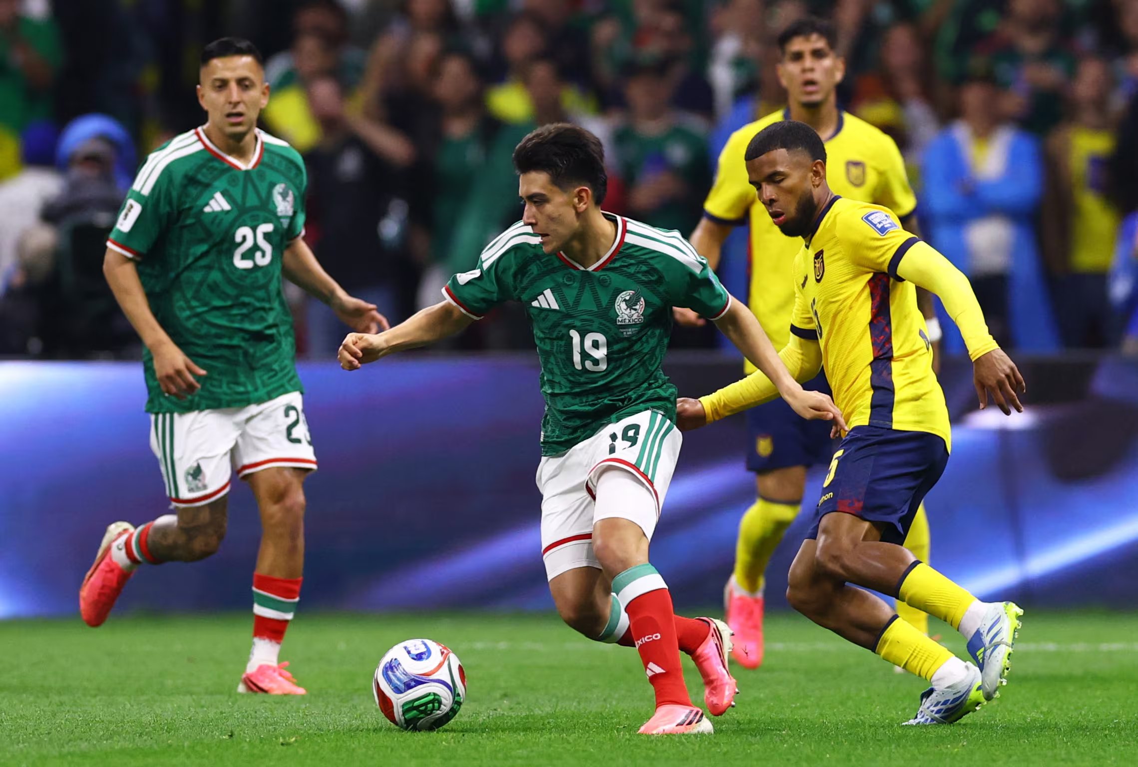 Gilberto Mora brilló ante Ecuador. REUTERS/Raquel Cunha
