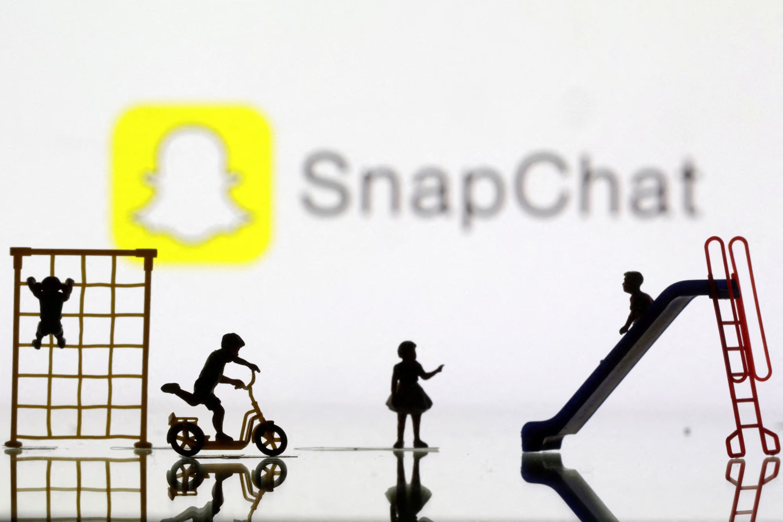 En abril, Snap despidió a 1.000 empleados a tiempo completo, el 16% de su plantilla. REUTERS/Dado Ruvic/Illustration/File Photo