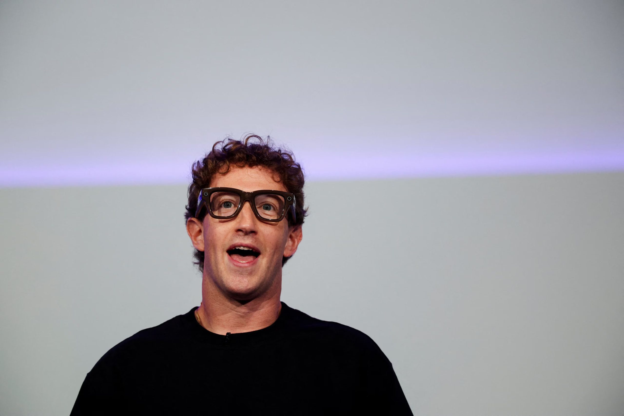 El CEO de Meta, Mark Zuckerberg, durante su discurso en el evento Meta Connect en la sede de la compañía en Menlo Park, California (REUTERS/Carlos Barria/Archivo)