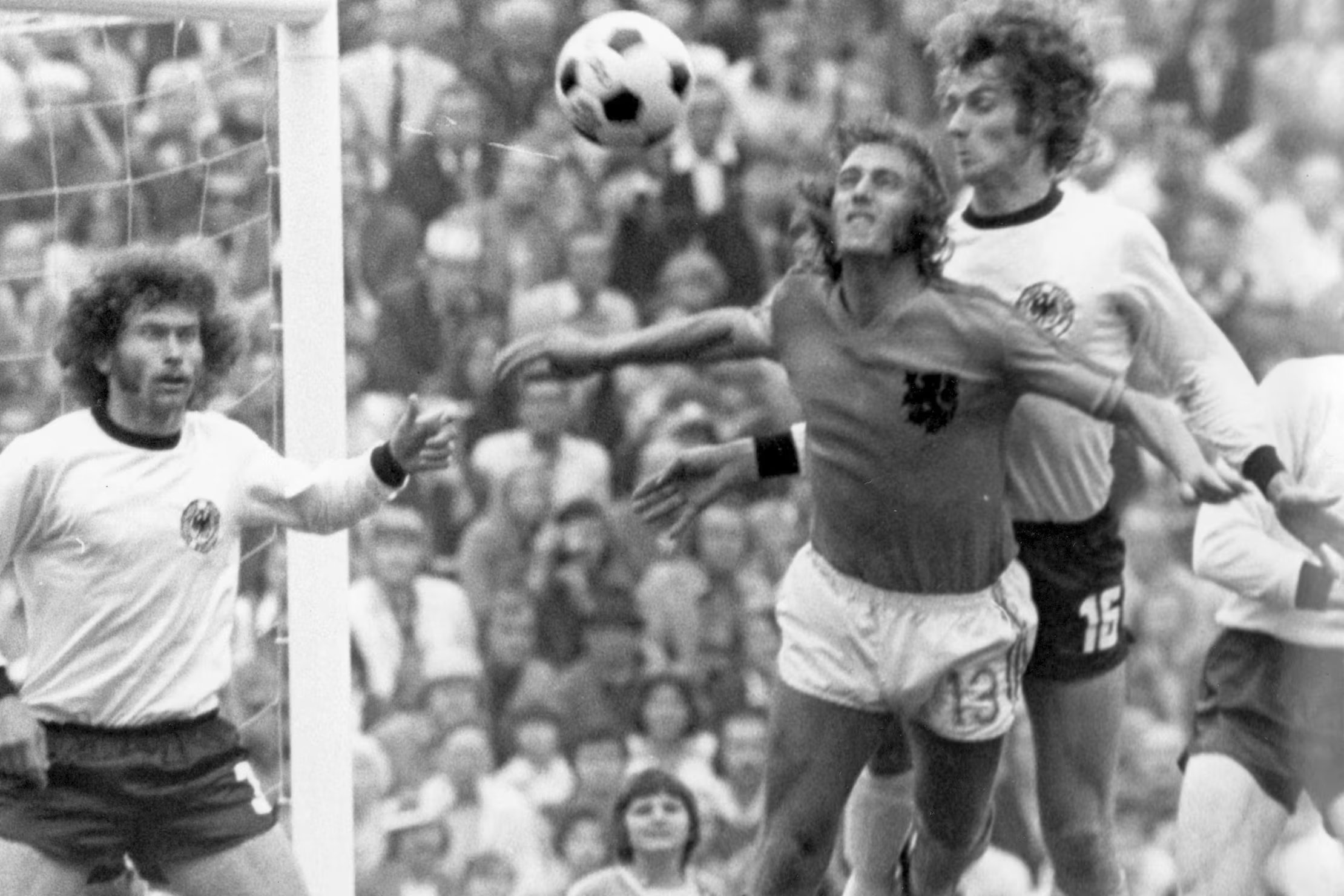 Países Bajos cayó en la final del Mundial 1974 con Alemania (AP Foto/stf, Archivo)