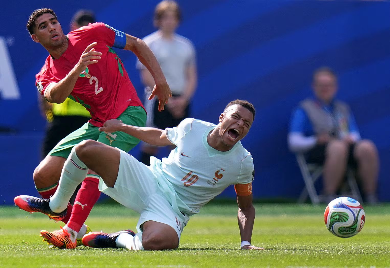 El partido entre Francia y Marruecos marcó un nuevo capítulo en la rivalidad deportiva de ambos amigos. (Reuters)