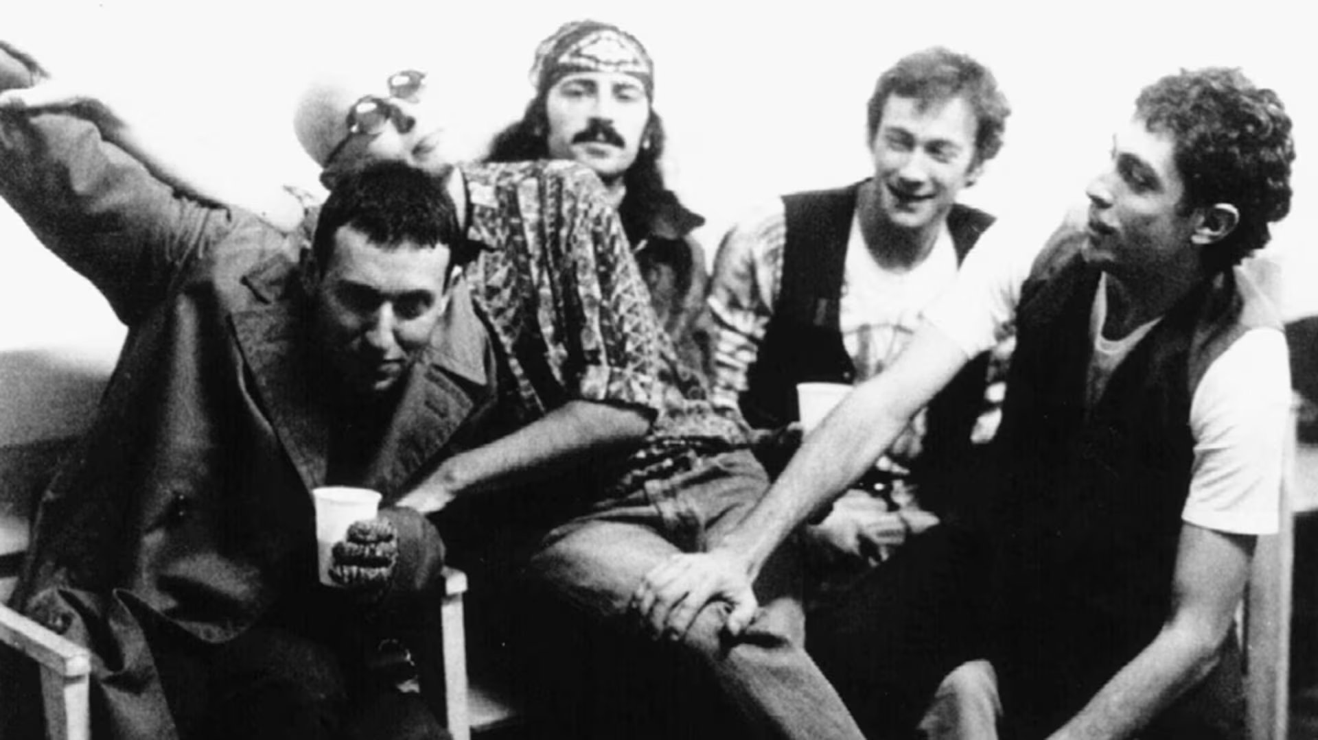 El show de Los Redondos en Sportivo América quedó asociado a una forma previa de escuchar música, cuando las canciones circulaban en casetes copiados y comprar un disco era un gasto difícil de afrontar.