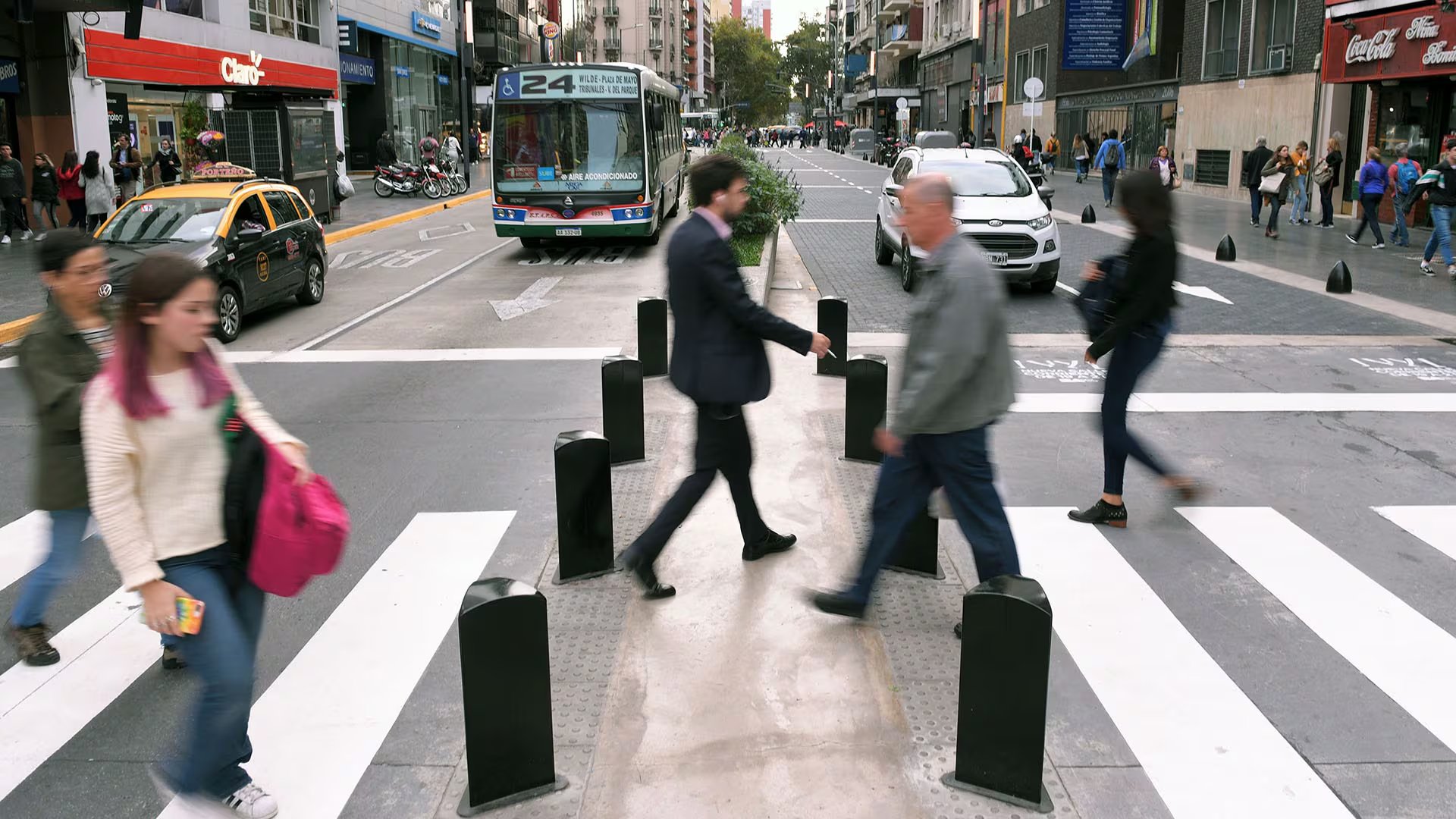 La peatonalización del centro de Gante en 2017 redujo el tráfico de paso, aumentó el uso de la bicicleta y mejoró la calidad del aire y la seguridad vial Julián Álvarez/Telam