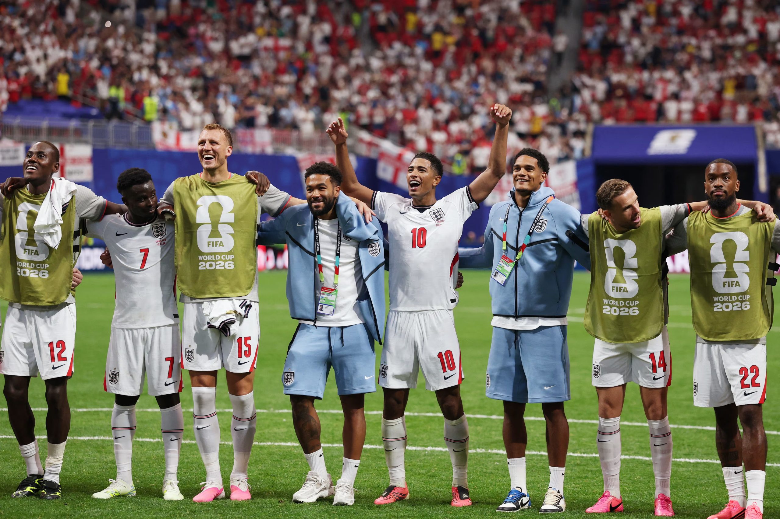 Soccer Football - FIFA World Cup 2026 - Round of 32 - England v DR Congo - Atlanta Stadium, Atlanta, Georgia, U.S. - July 1, 2026 England's Jude Bellingham and teammates celebrate after the match as England qualify for the Round of 16 stage of the World Cup REUTERS/Paul Childs