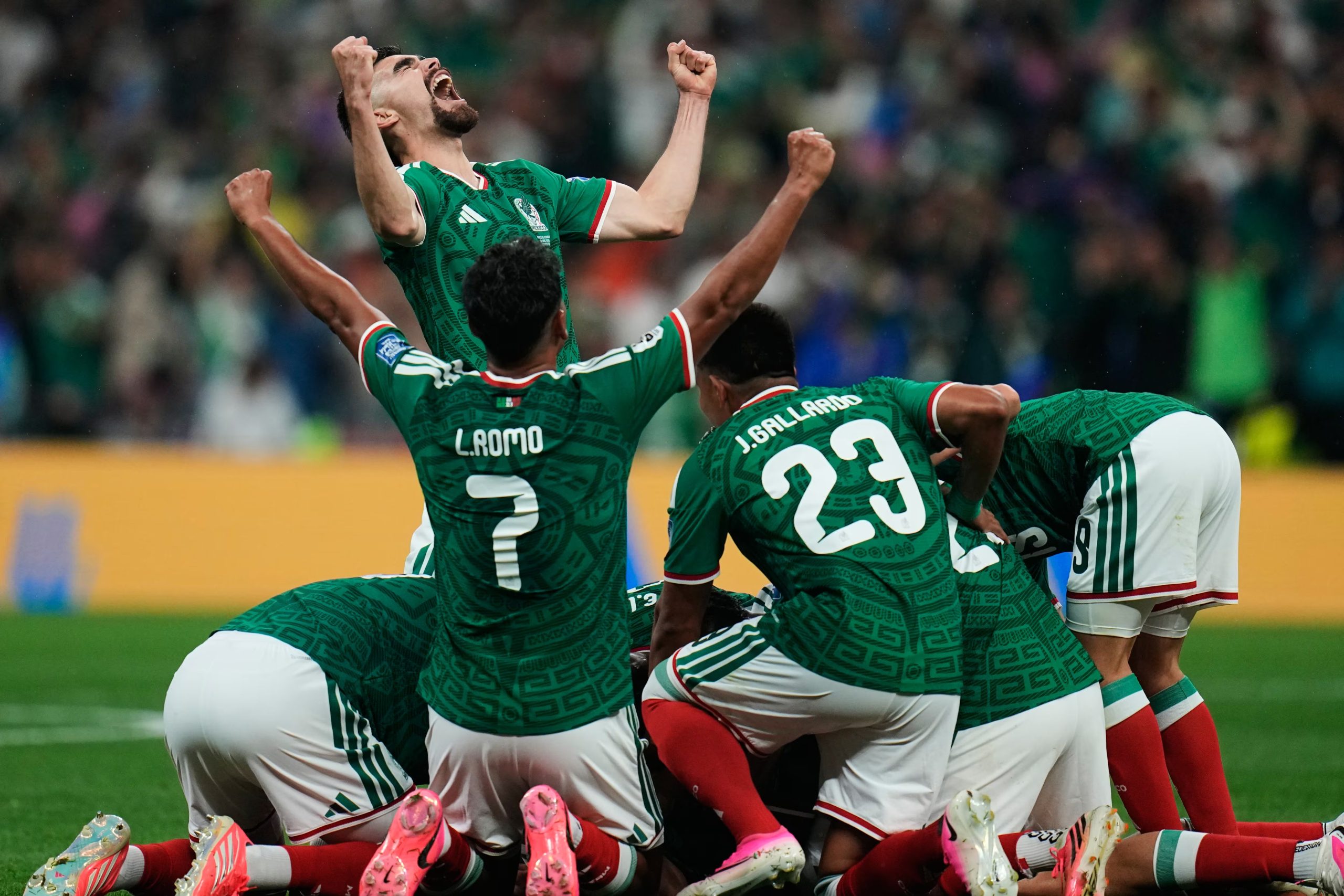 El tricolor venció a Ecuador y avanzó a octavos de final. (AP Foto/Ricardo Mazalan)