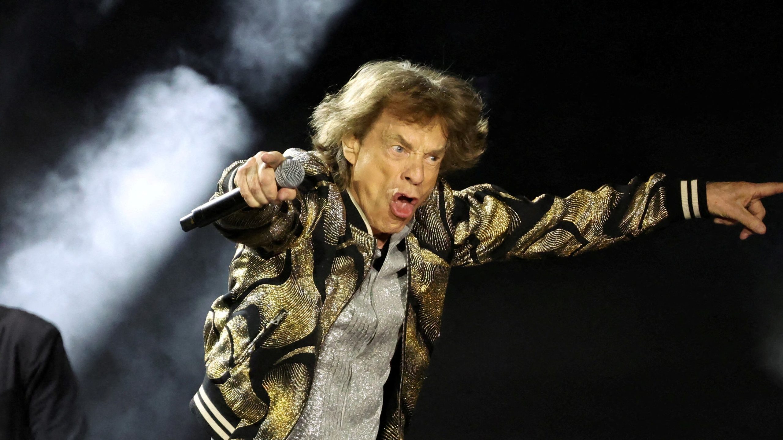 El cantante compara su método de entrenamiento con el tenis, alternando movimientos rápidos y pausas para maximizar la energía (REUTERS/Mario Anzuoni)