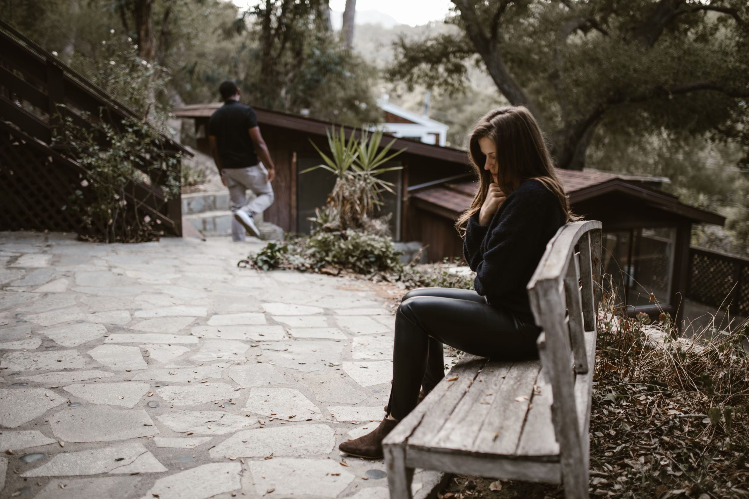 Muchas personas entienden el daño que sufren, pero el deseo de volver persiste, señala la psicóloga Ainhoa Vila (Pexels)