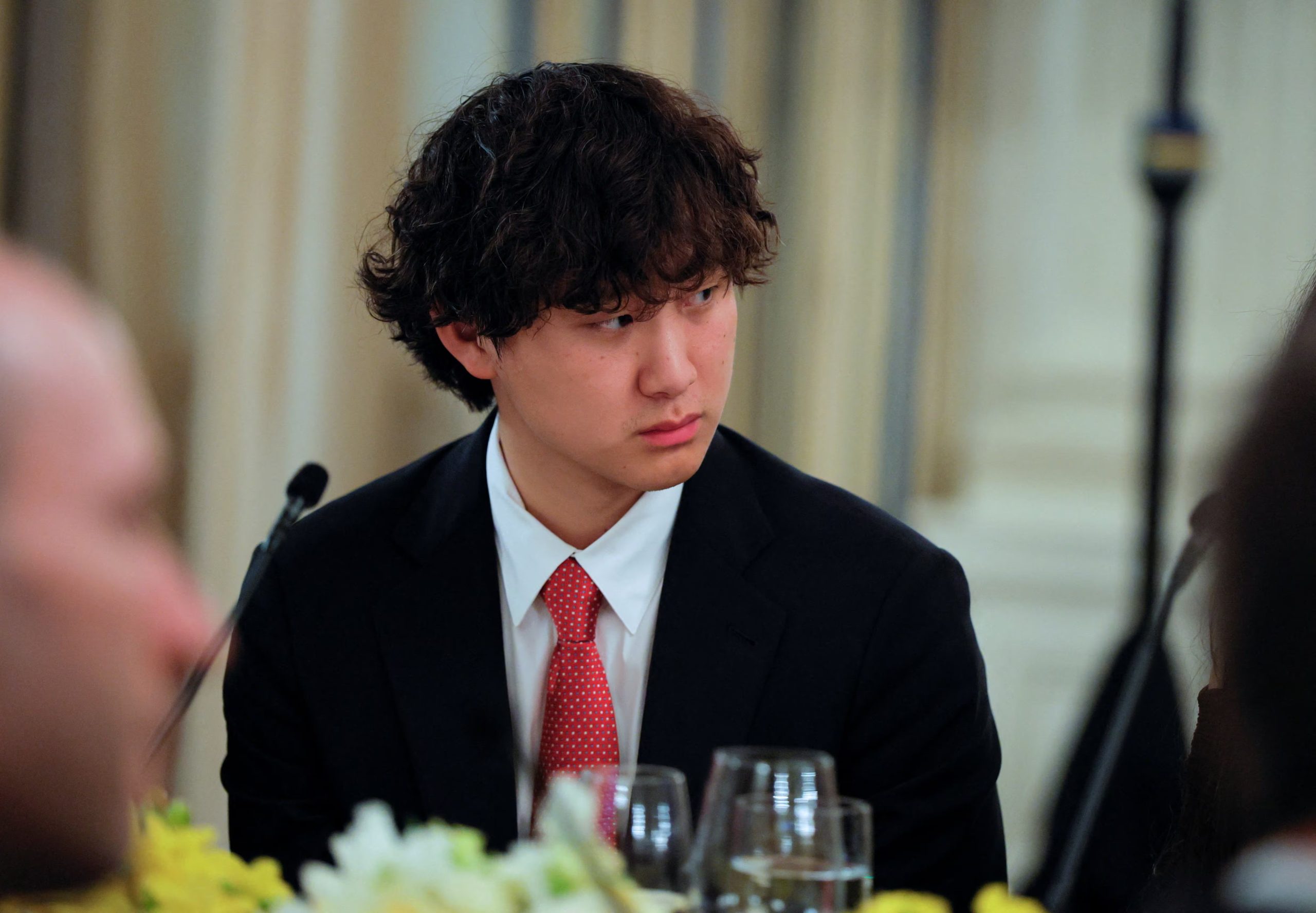 Alexandr Wang afirmó en una reunión interna que Watermelon está en entrenamiento y utiliza un orden de magnitud más de cómputo que Avocado. (REUTERS/Brian Snyder)