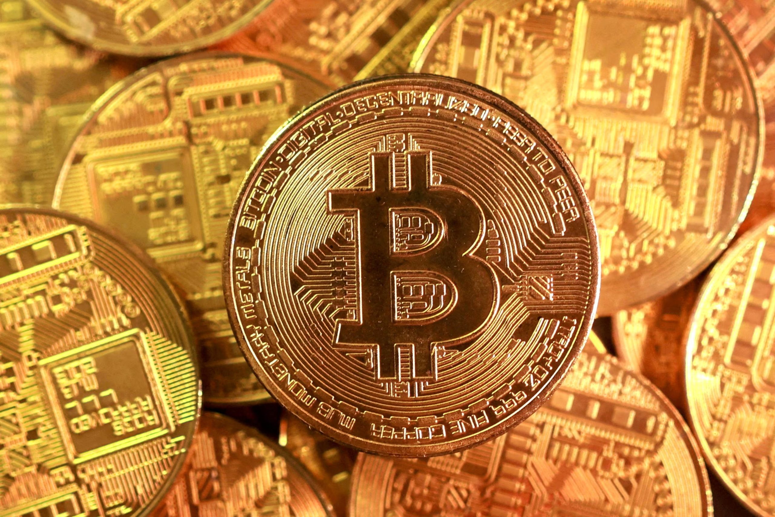 Bitfinex identifica tres perfiles de usuario cripto en la región: el ahorrista, el responsable de tesorería corporativa y el innovador institucional. (REUTERS/Dado Ruvic/Ilustración/Foto de archivo)