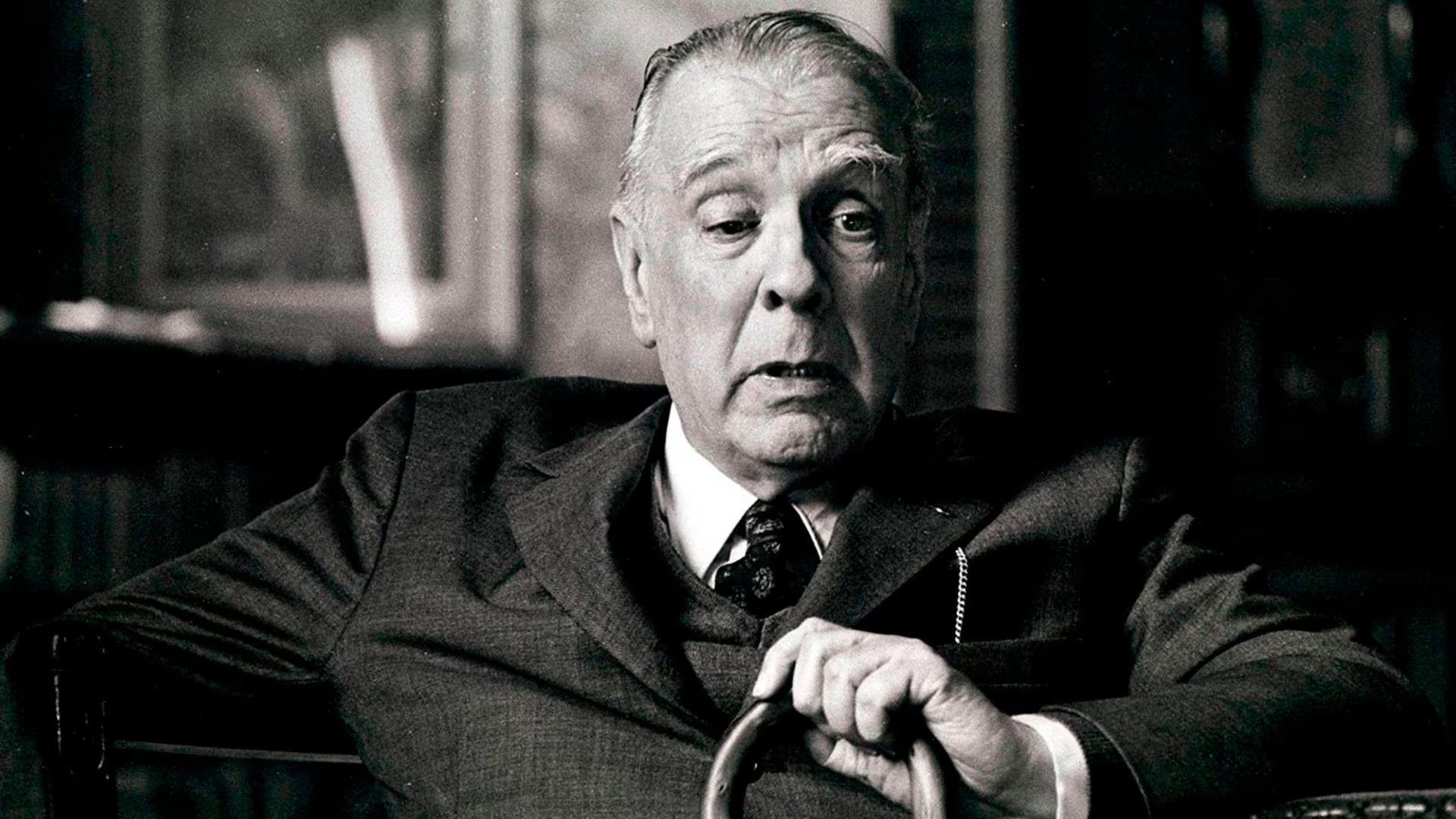 Borges sostuvo en “Las versiones homéricas” que no existe un texto definitivo y que cada traducción de Homero crea una obra nueva