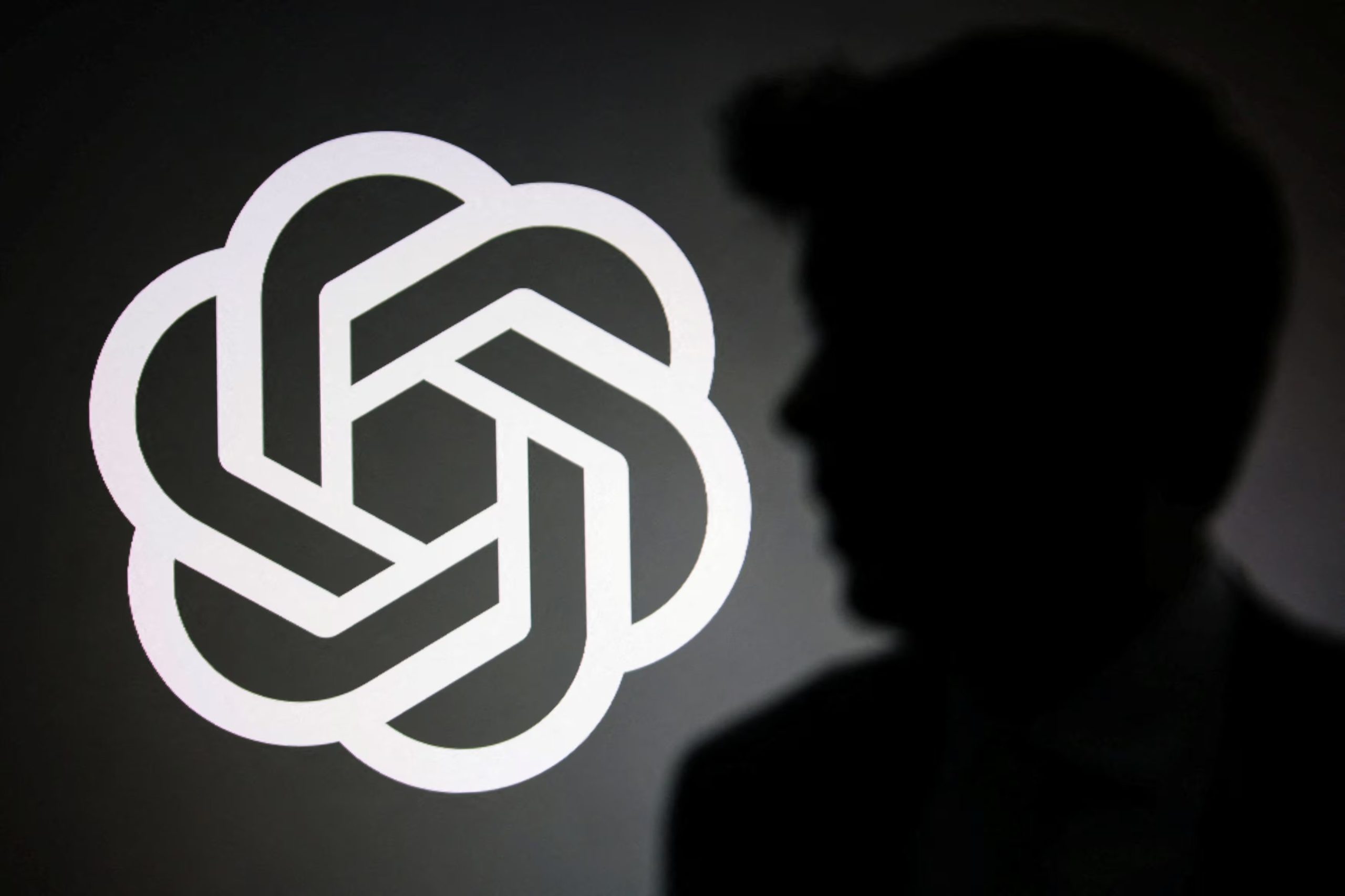 OpenAI no solo considera darle una parte de sus acciones al gobierno de Estados Unidos, también buscaría que otras empresas de IA hagan lo mismo. REUTERS/Dado Ruvic/Illustration
