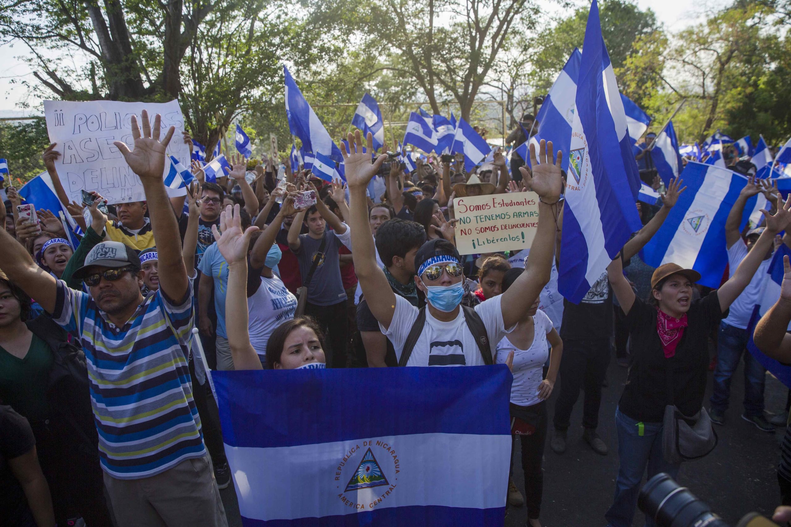 Fotografía de archivo fechada el 24 de abril de 2018, que muestra a manifestantes que participan en una protesta en contra del Gobierno del presidente Daniel Ortega, en Managua (Nicaragua). EFE/ Jorge Torres