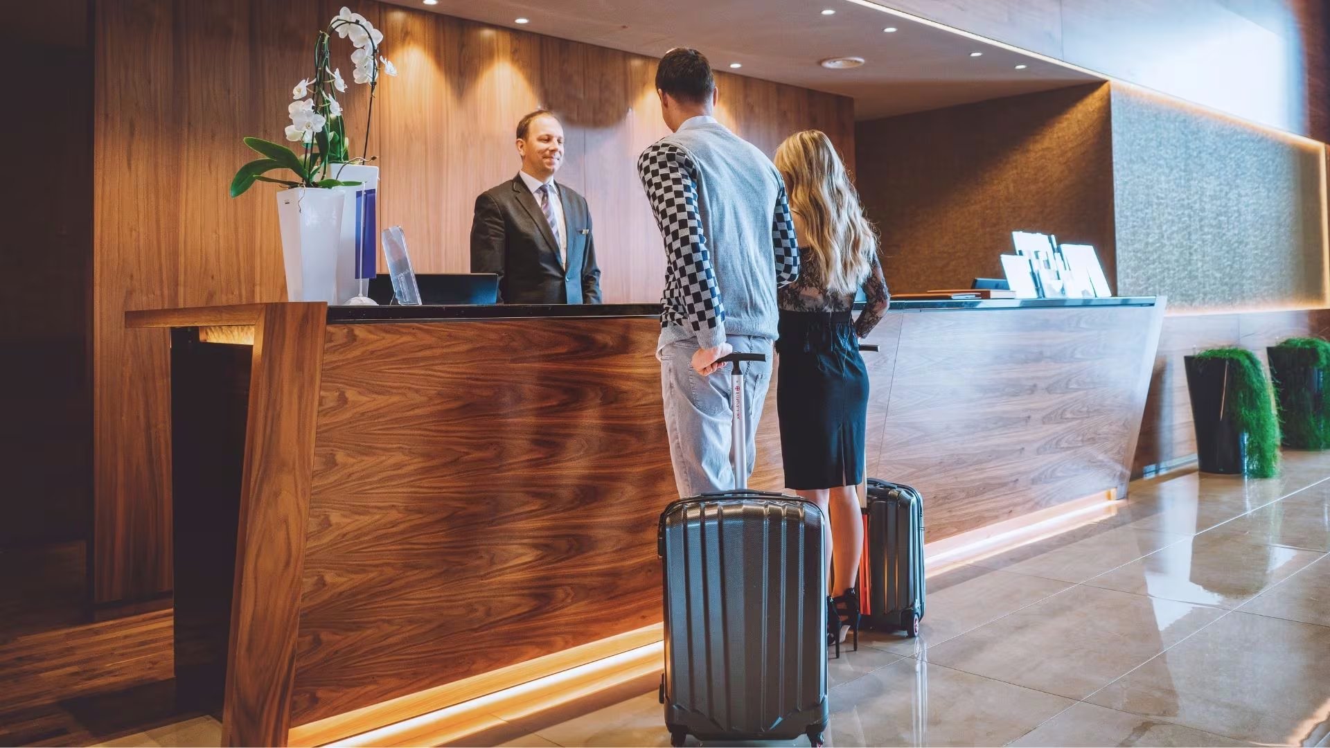La ocupación hotelera alcanzó el 66 % en abril, reflejando el mayor dinamismo de la demanda turística durante el inicio de 2026. (Canva)