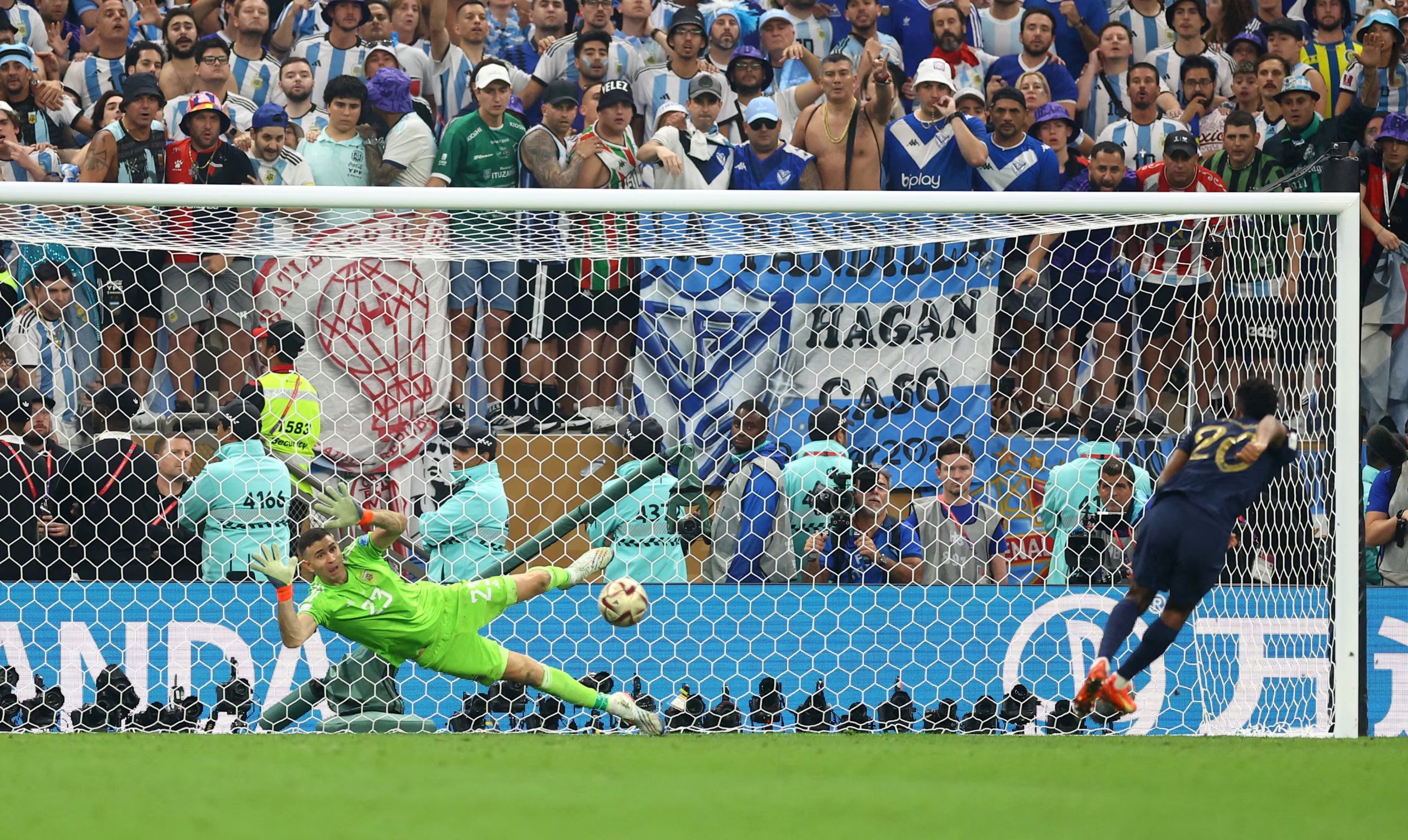 En los últimos cinco mundiales, más de 150 penales en tandas definitorias dejaron una eficacia cercana al 71%, según cifras de la FIFA (REUTERS/Carl Recine)