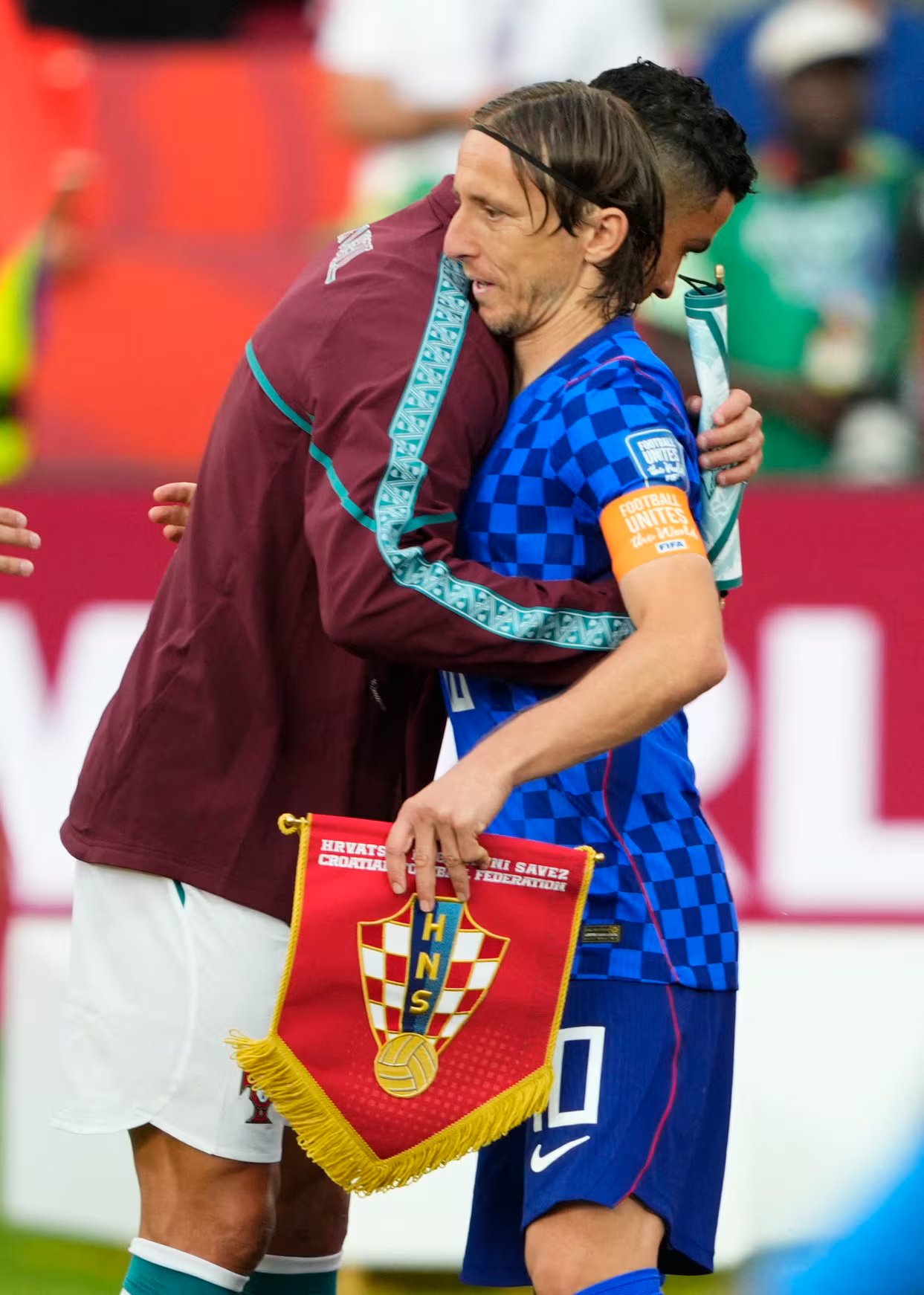 Cristiano Ronaldo, capitán de la Selección Portugal y Luka Modric, capitán en Croacia, ganaron cinco Champions en el Real Madrid - crédito Kevin Sousa/Reuters