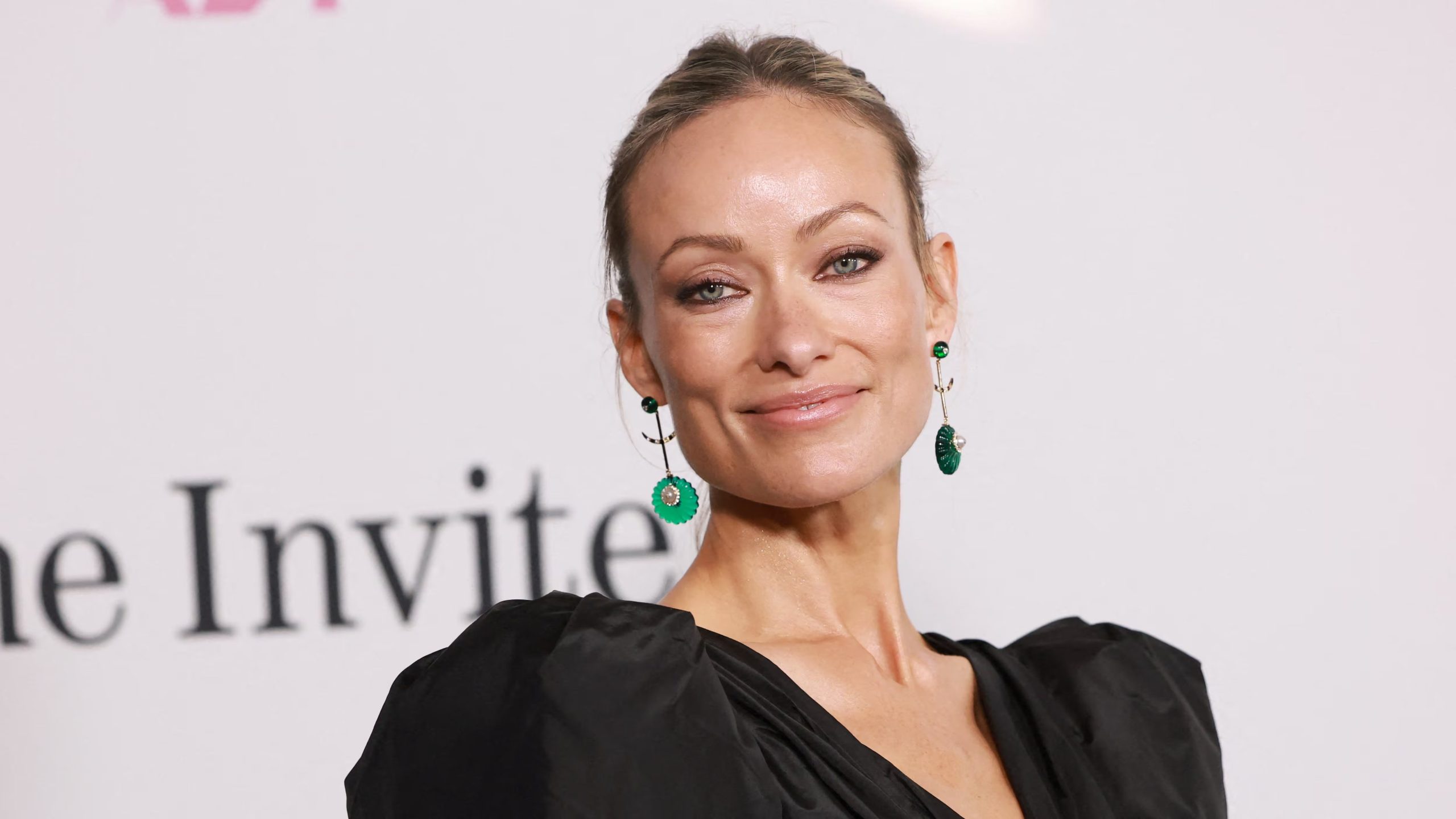 Olivia Wilde dijo que la inseguridad quedó integrada a su método de dirección en un rodaje con un equipo pequeño y sin monitores en el set (REUTERS/Mario Anzuoni)