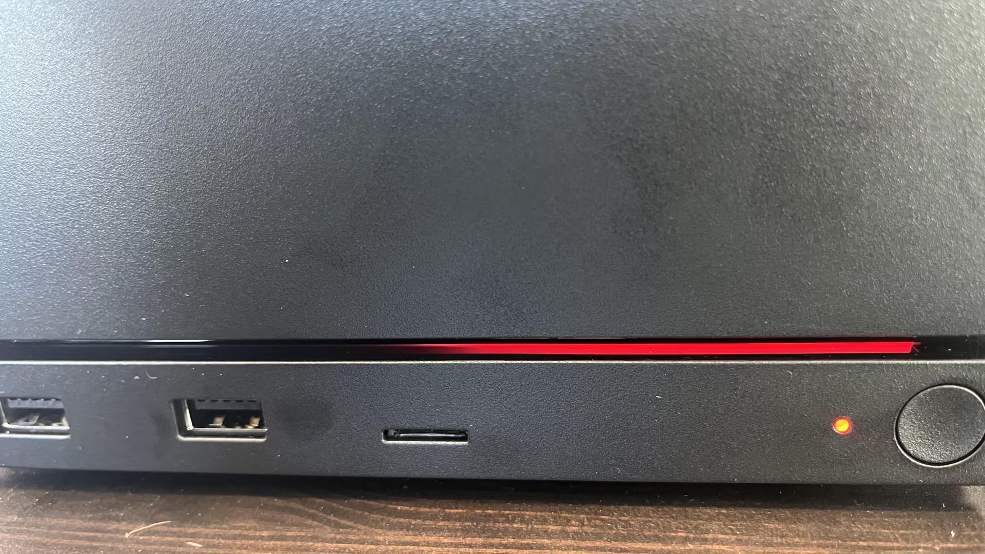 El fallo, asociado a la GPU, impide el inicio del sistema y elimina la señal de vídeo. (Reddit)