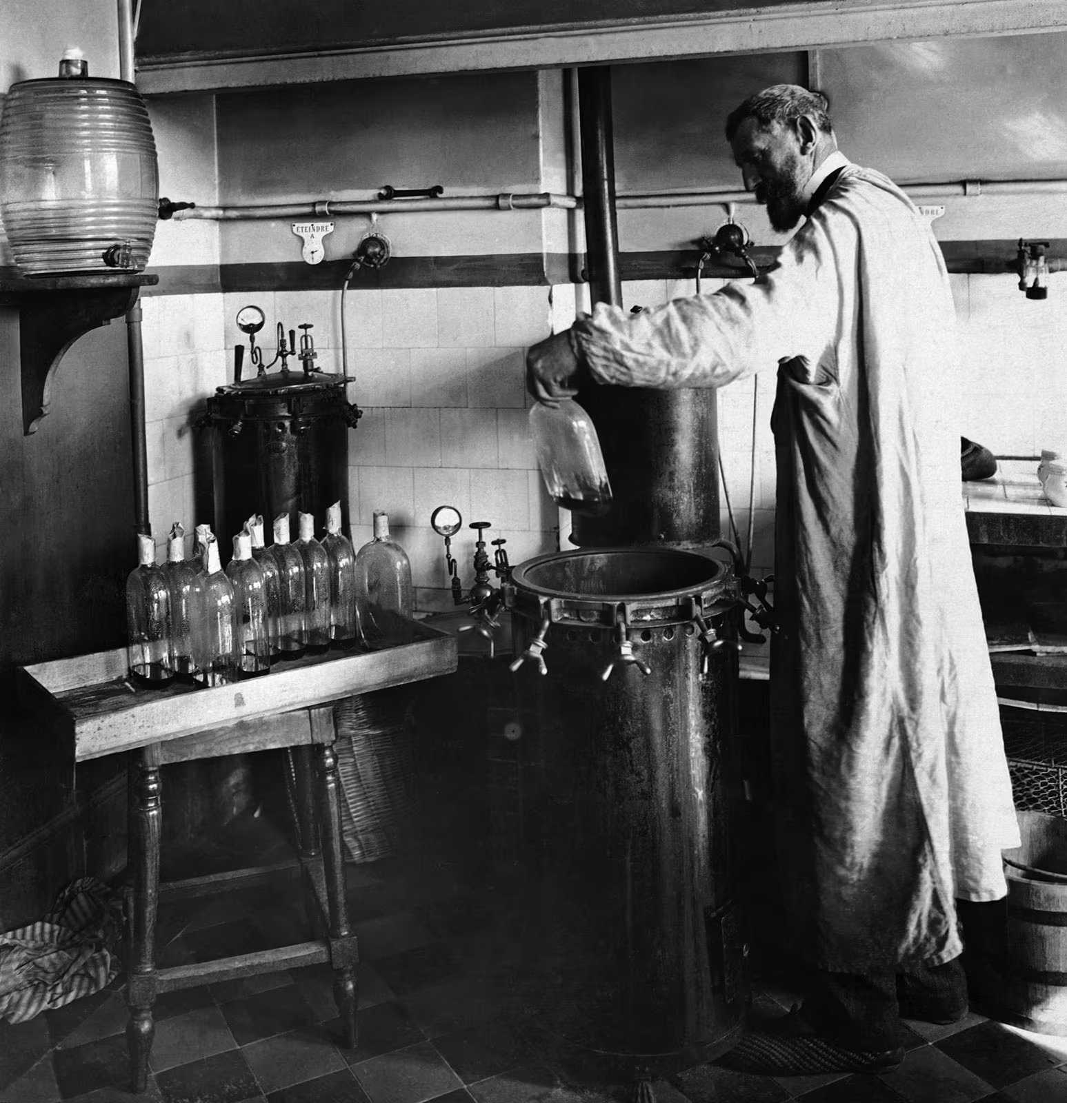 Luis Pasteur abrió el camino de la estereoquímica al demostrar que cristales con la misma composición química podían comportarse distinto ante la luz polarizada