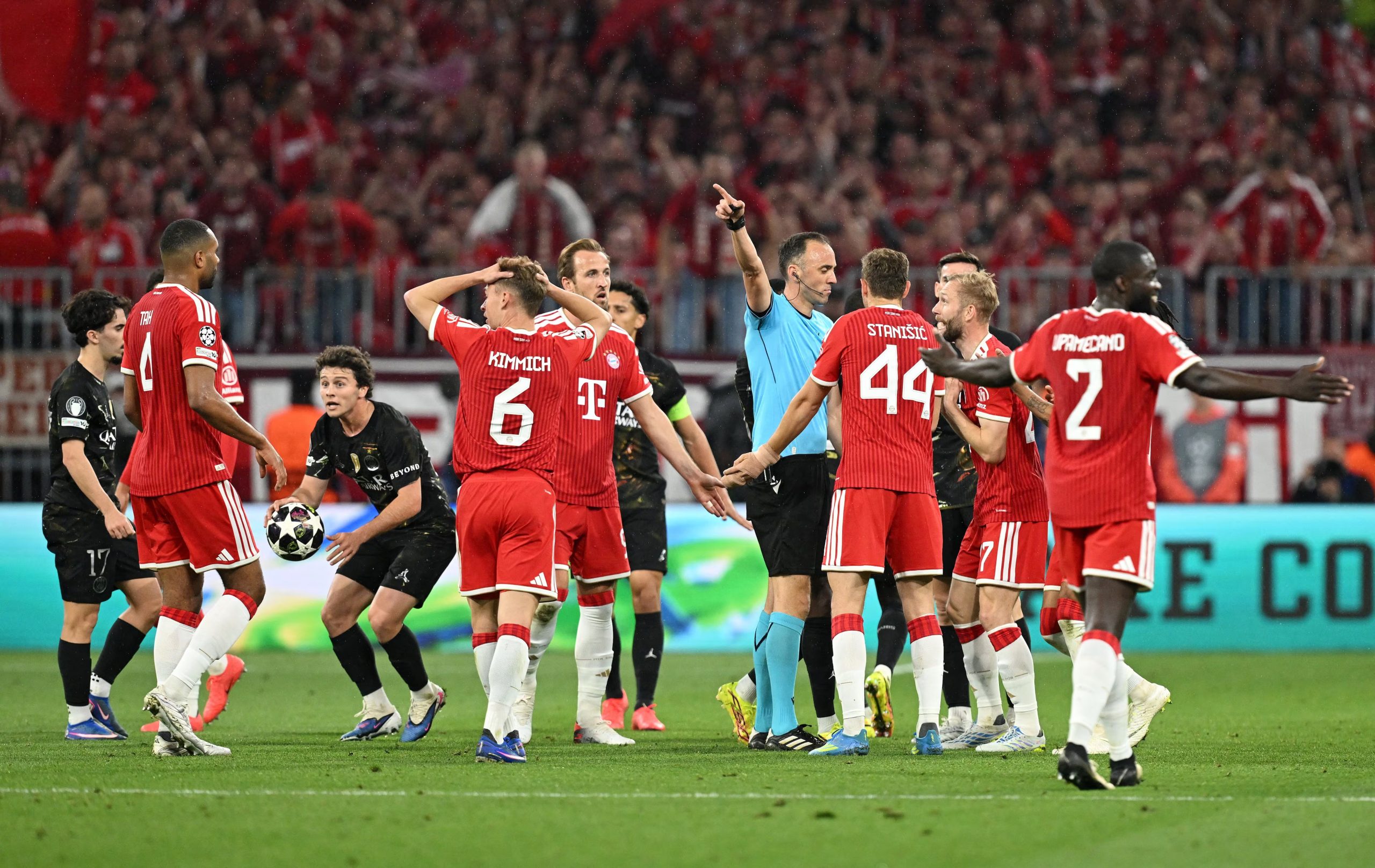 Este año, el árbitro portugués dirigió uno de los partidos de semifinales de la Champions League (REUTERS/Angelika Warmuth)