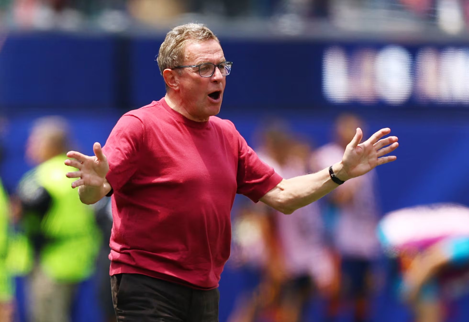 Ralf Rangnick, reacciona durante el partido ante España. (REUTERS/Matthew Childs)